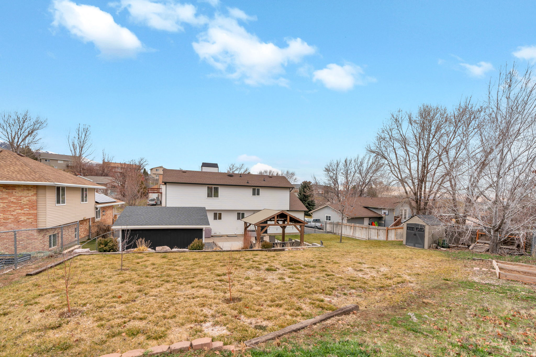 EASTRIDGE ESTATES - Residential