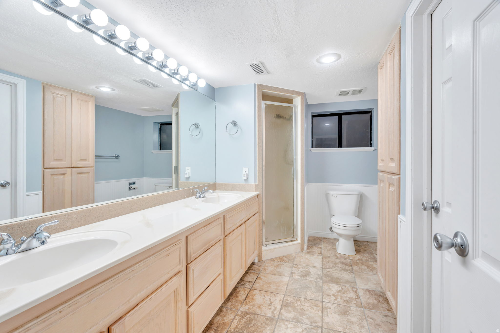 EASTRIDGE ESTATES - Residential