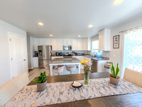 Tiny photo for 3209 S CLAIRE AVE, Syracuse, UT 84075 (MLS # 2128723)