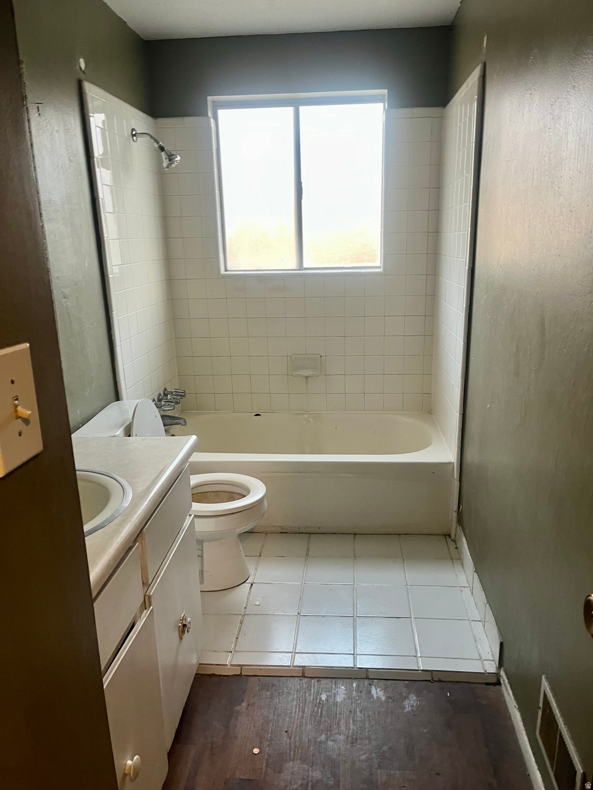 WHITE CITY - Residential