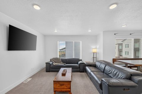 Tiny photo for 1639 E INDIGO LOOP N, Layton, UT 84041 (MLS # 2169557)