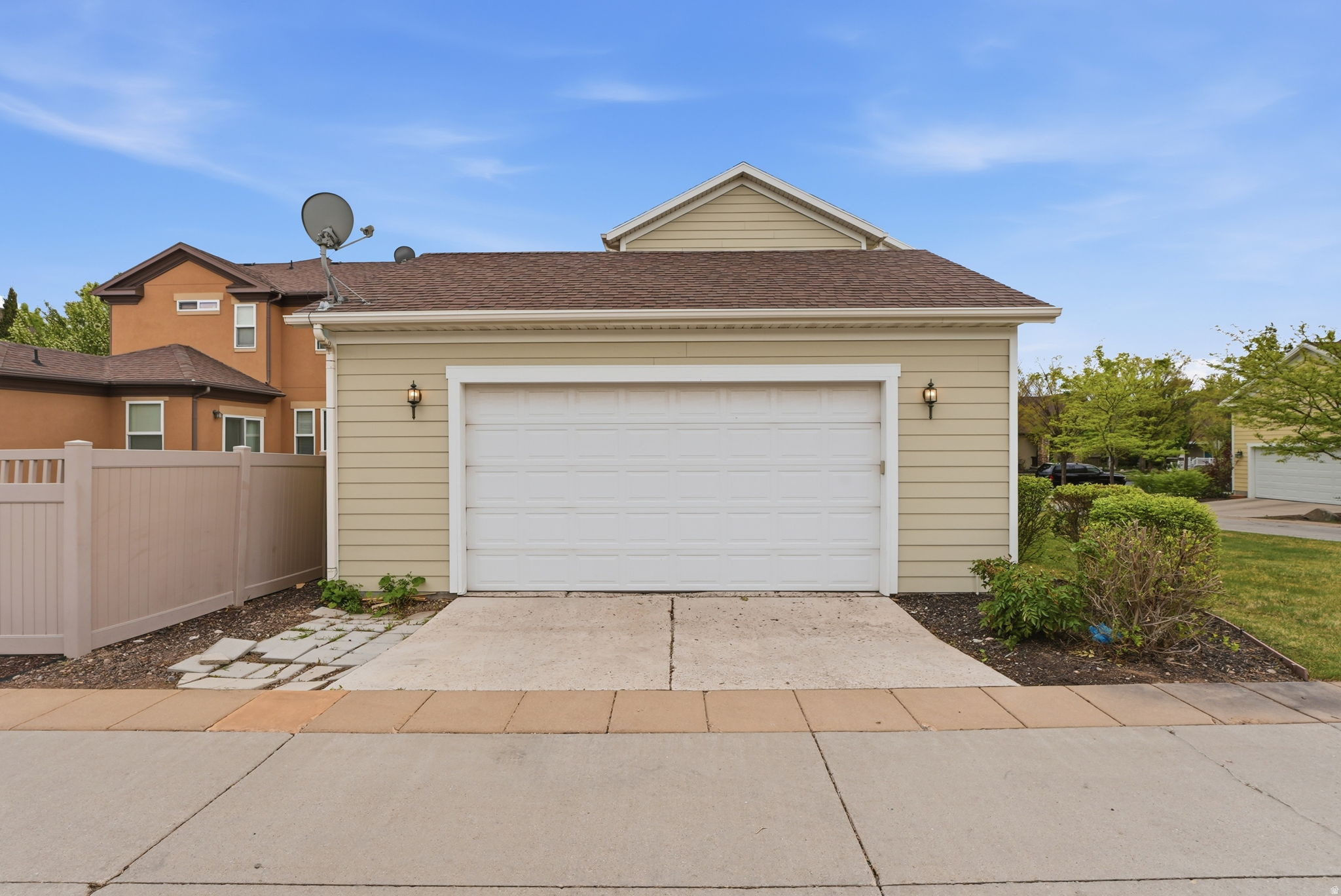 DAYBREAK - Residential