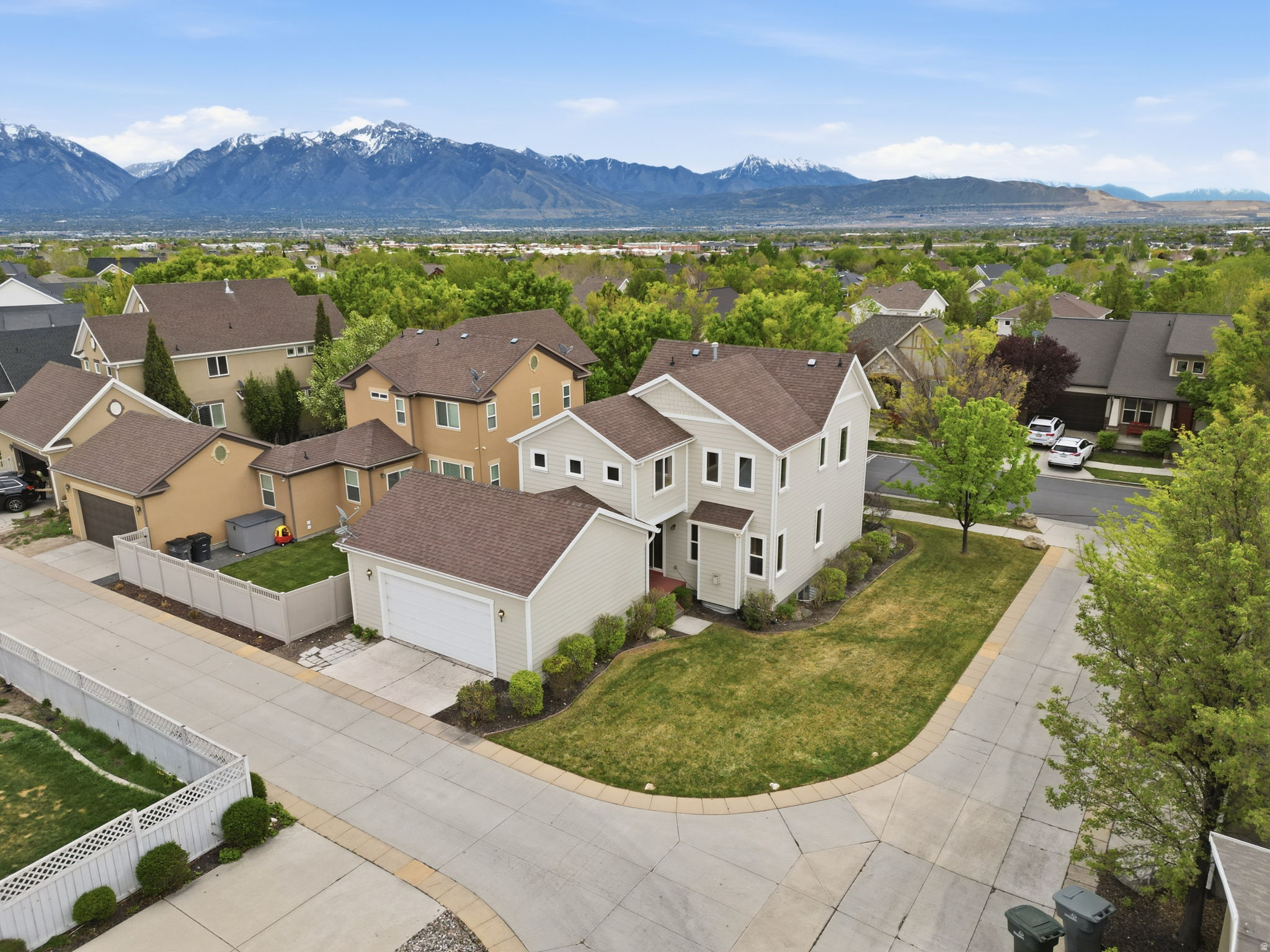 DAYBREAK - Residential