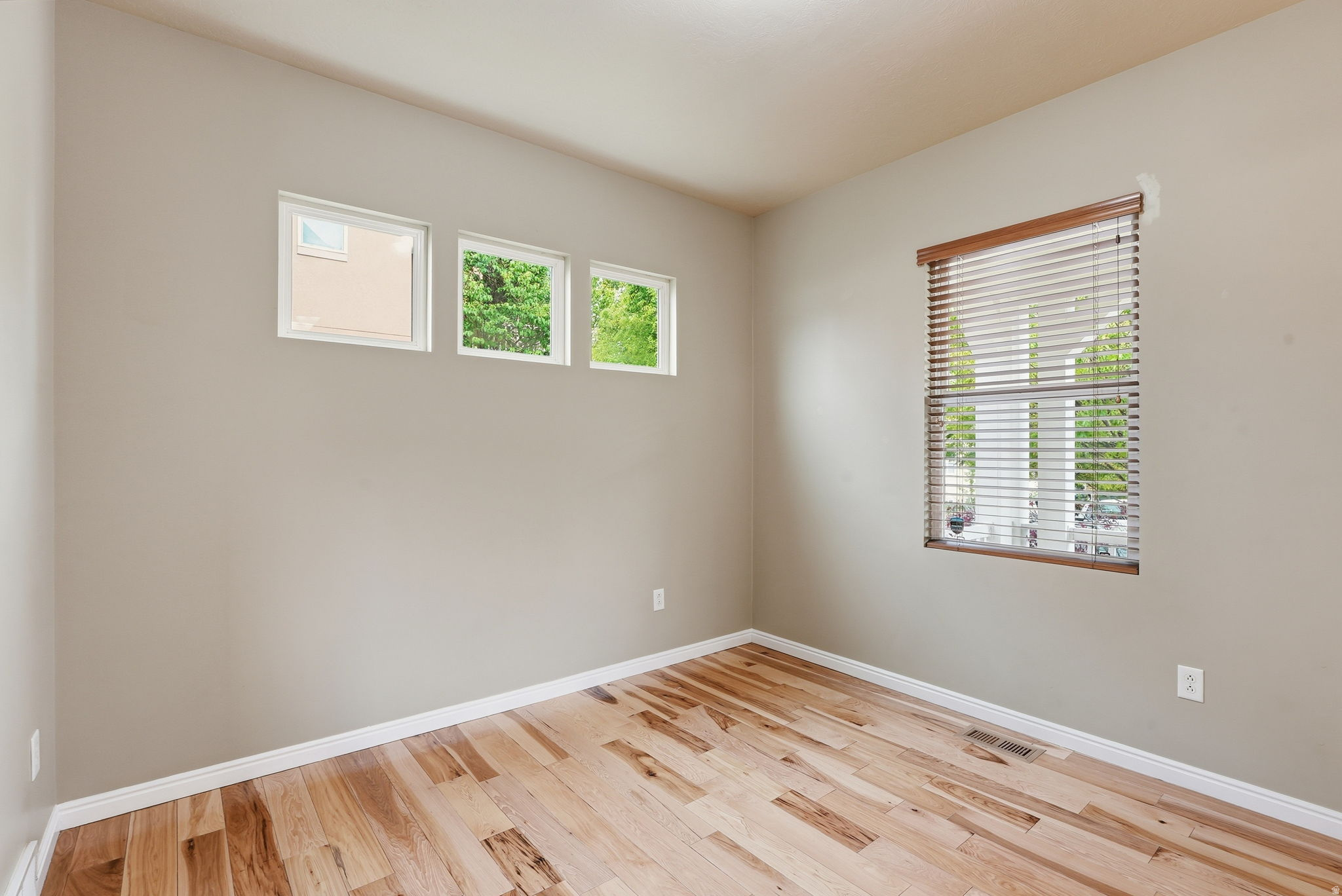 DAYBREAK - Residential