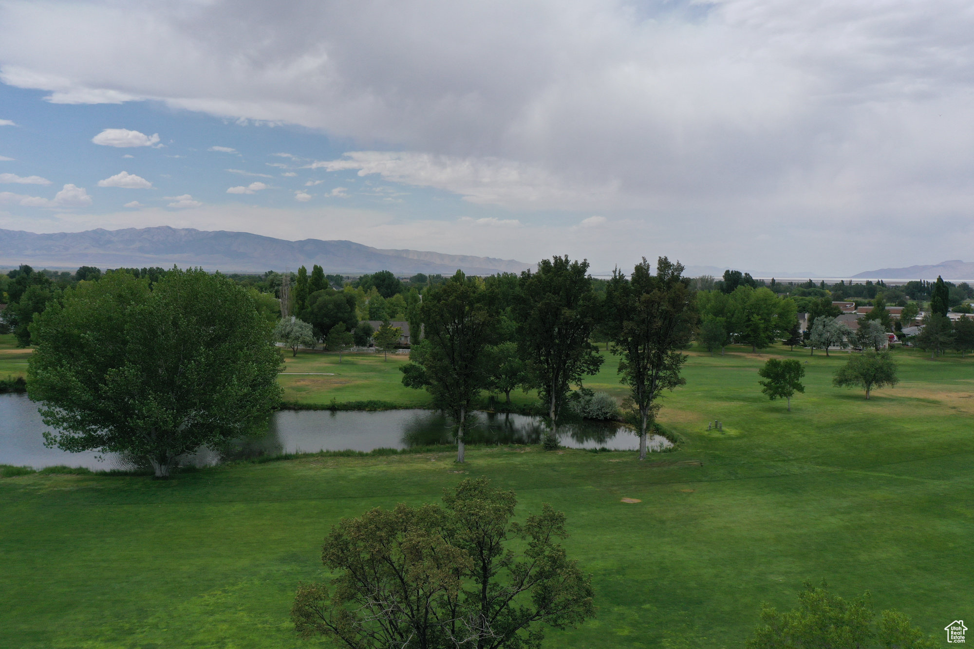 COUNTRY CLUB SUB - Residential