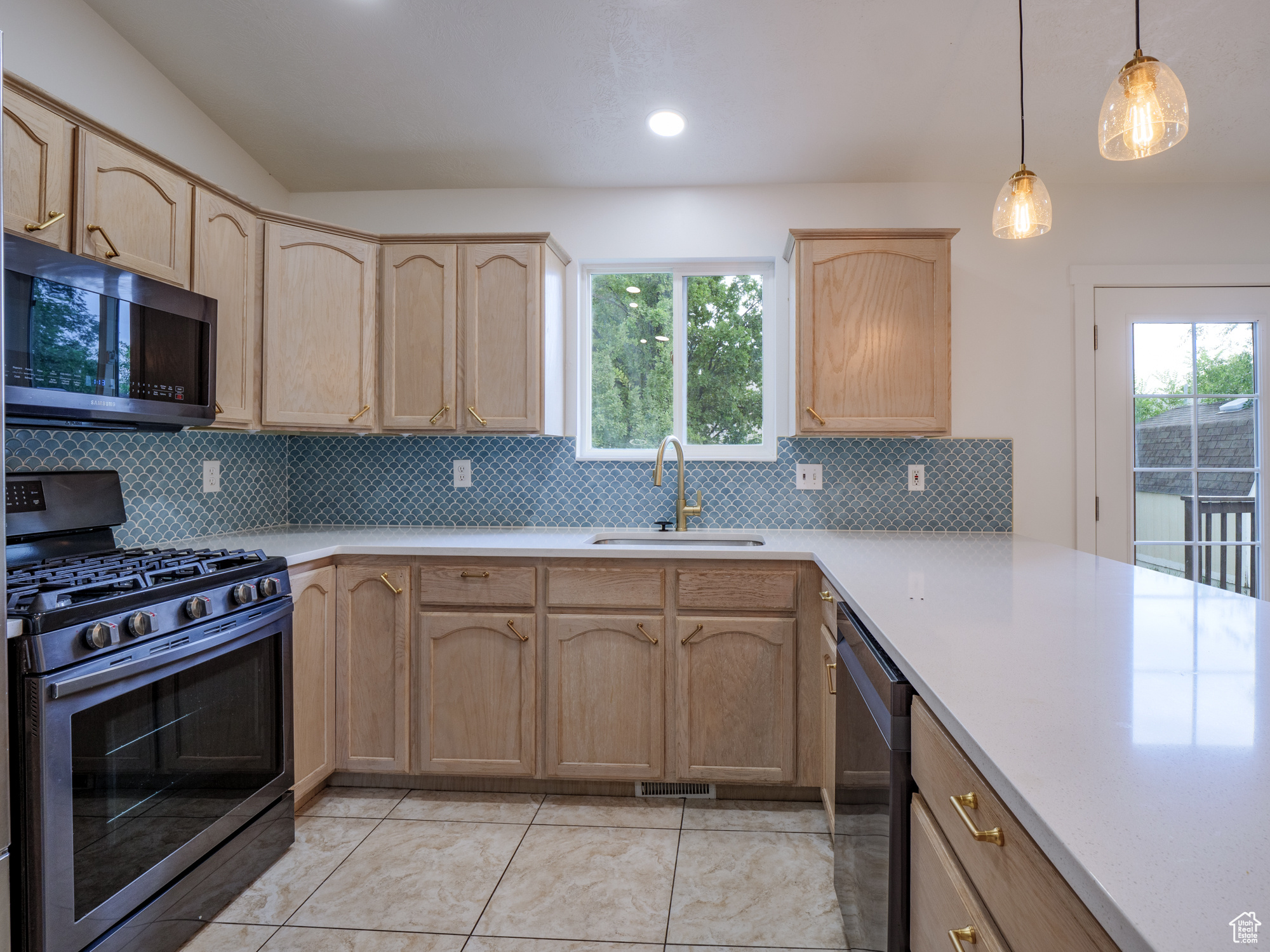 COUNTRY CLUB SUB - Residential