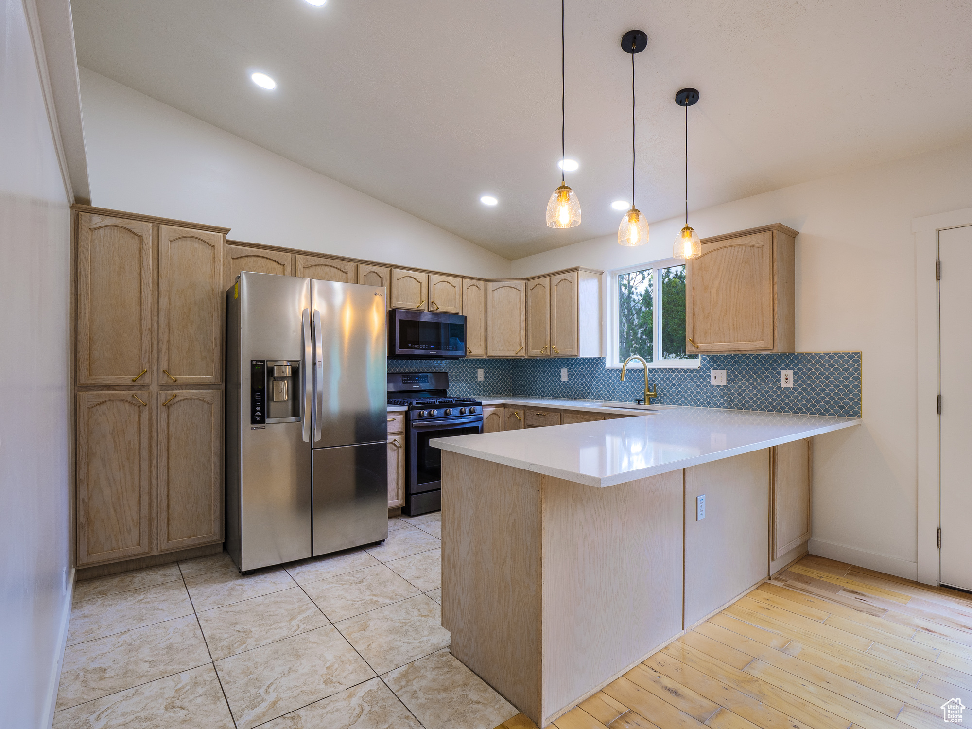 COUNTRY CLUB SUB - Residential