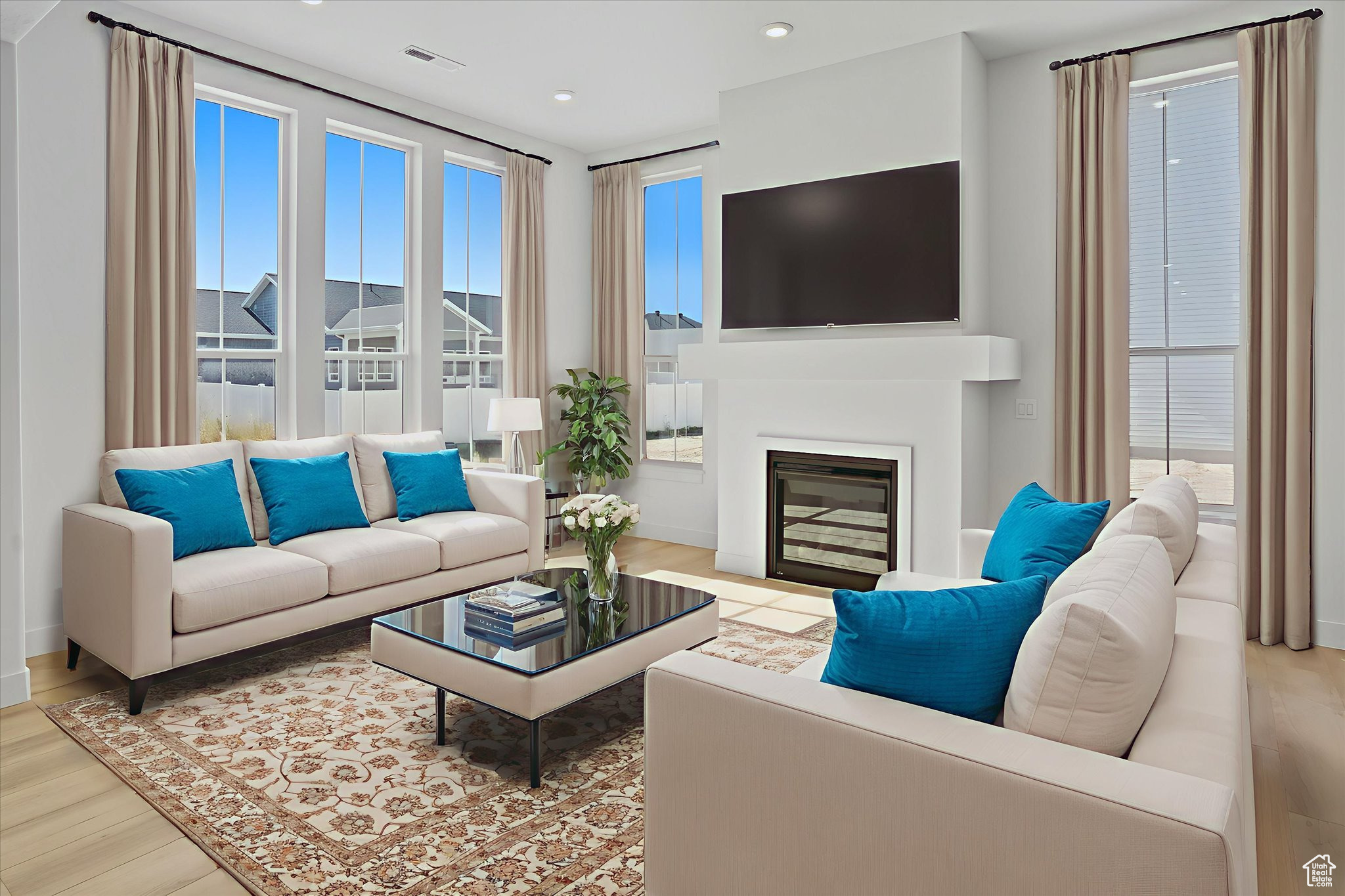 EASTSIDE VIEW - Residential