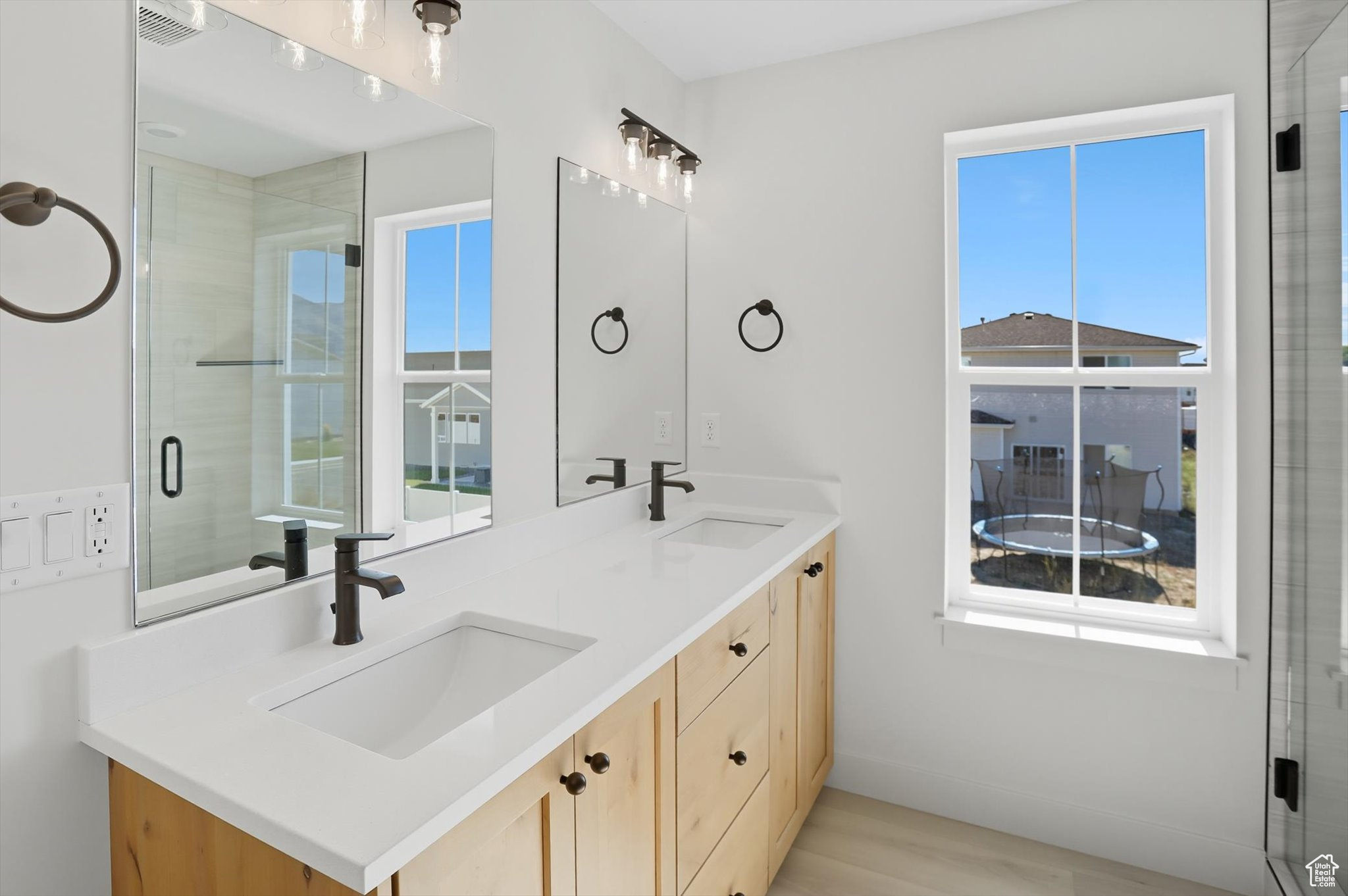 EASTSIDE VIEW - Residential