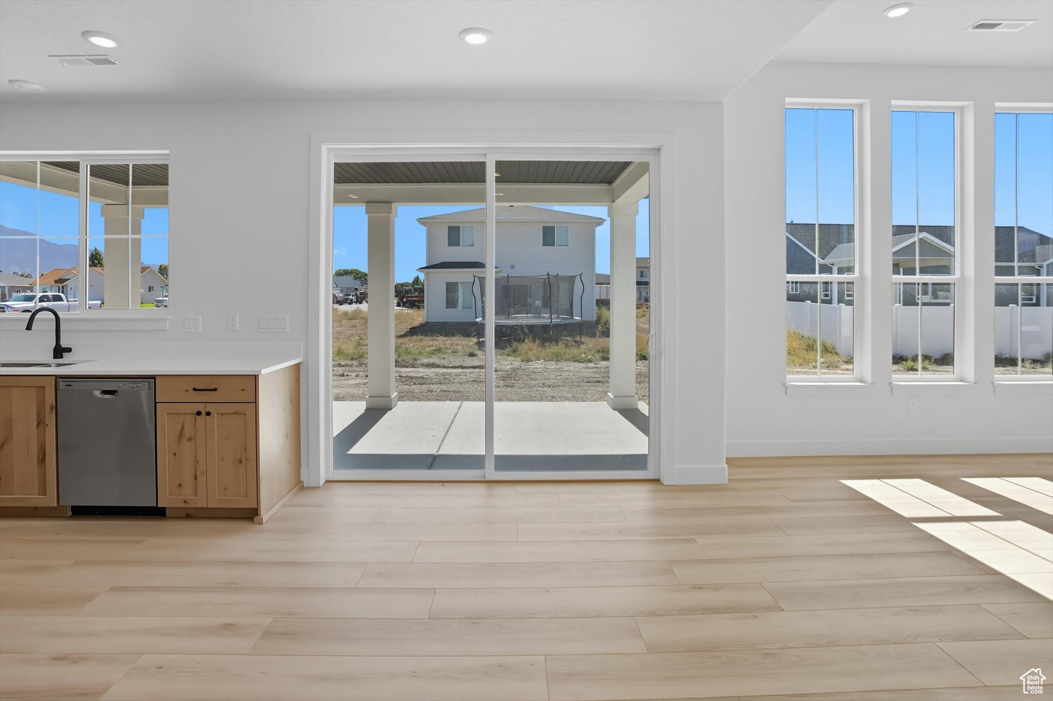 EASTSIDE VIEW - Residential