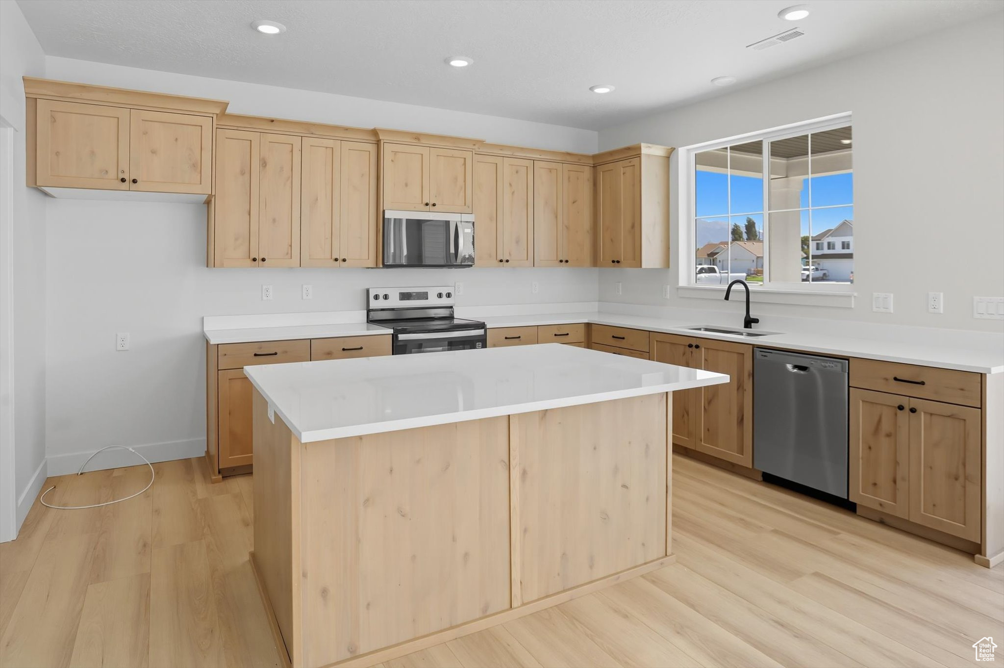 EASTSIDE VIEW - Residential