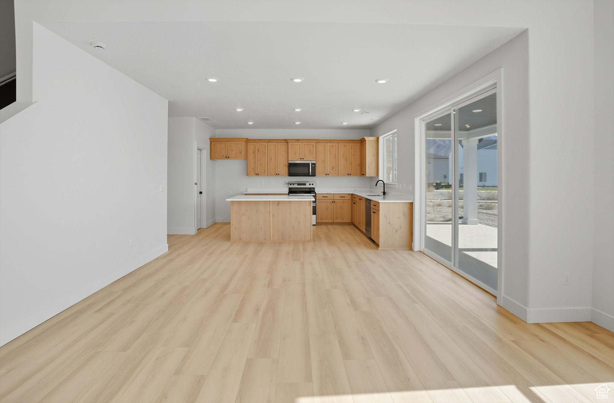 EASTSIDE VIEW - Residential