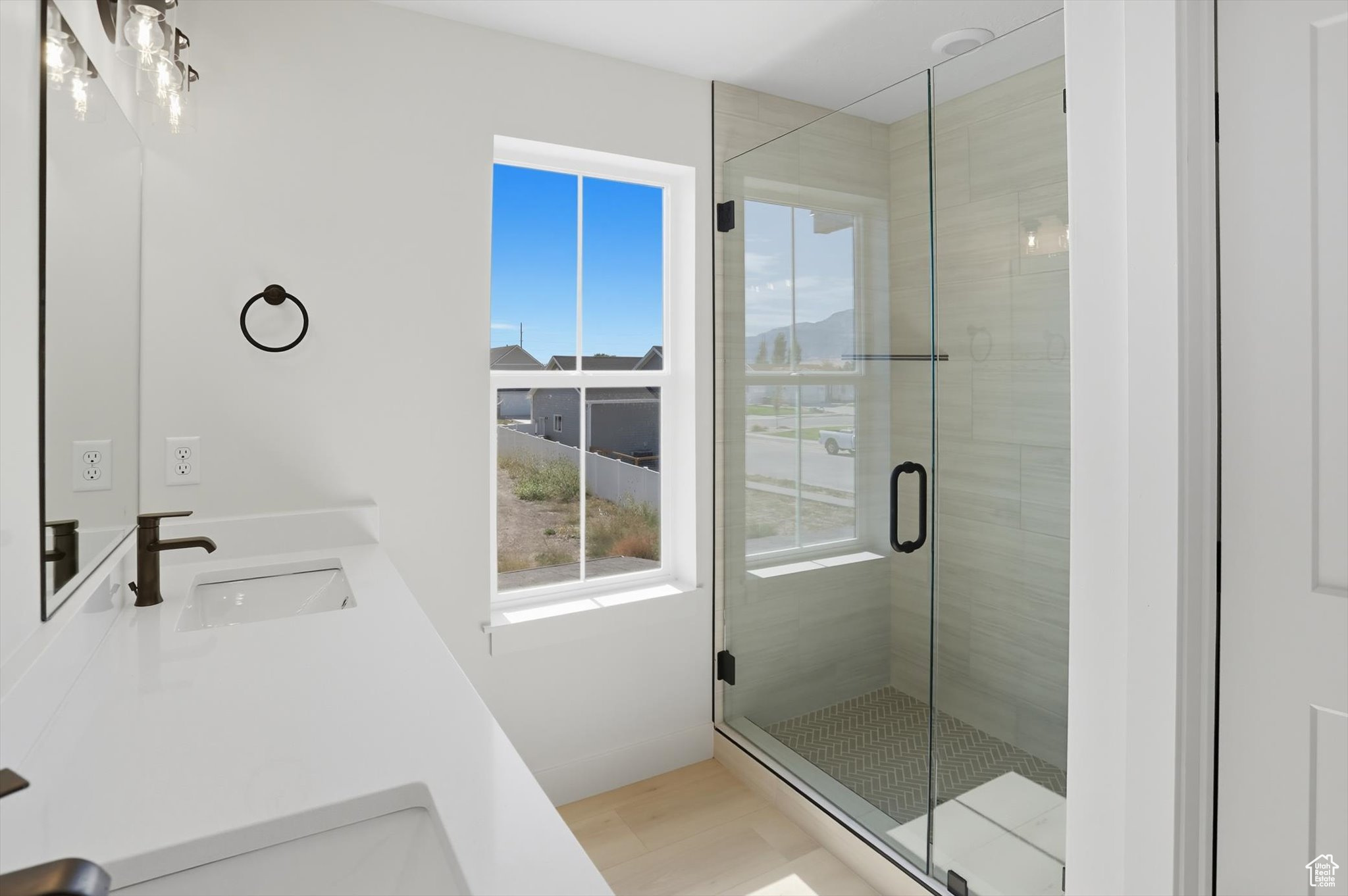 EASTSIDE VIEW - Residential