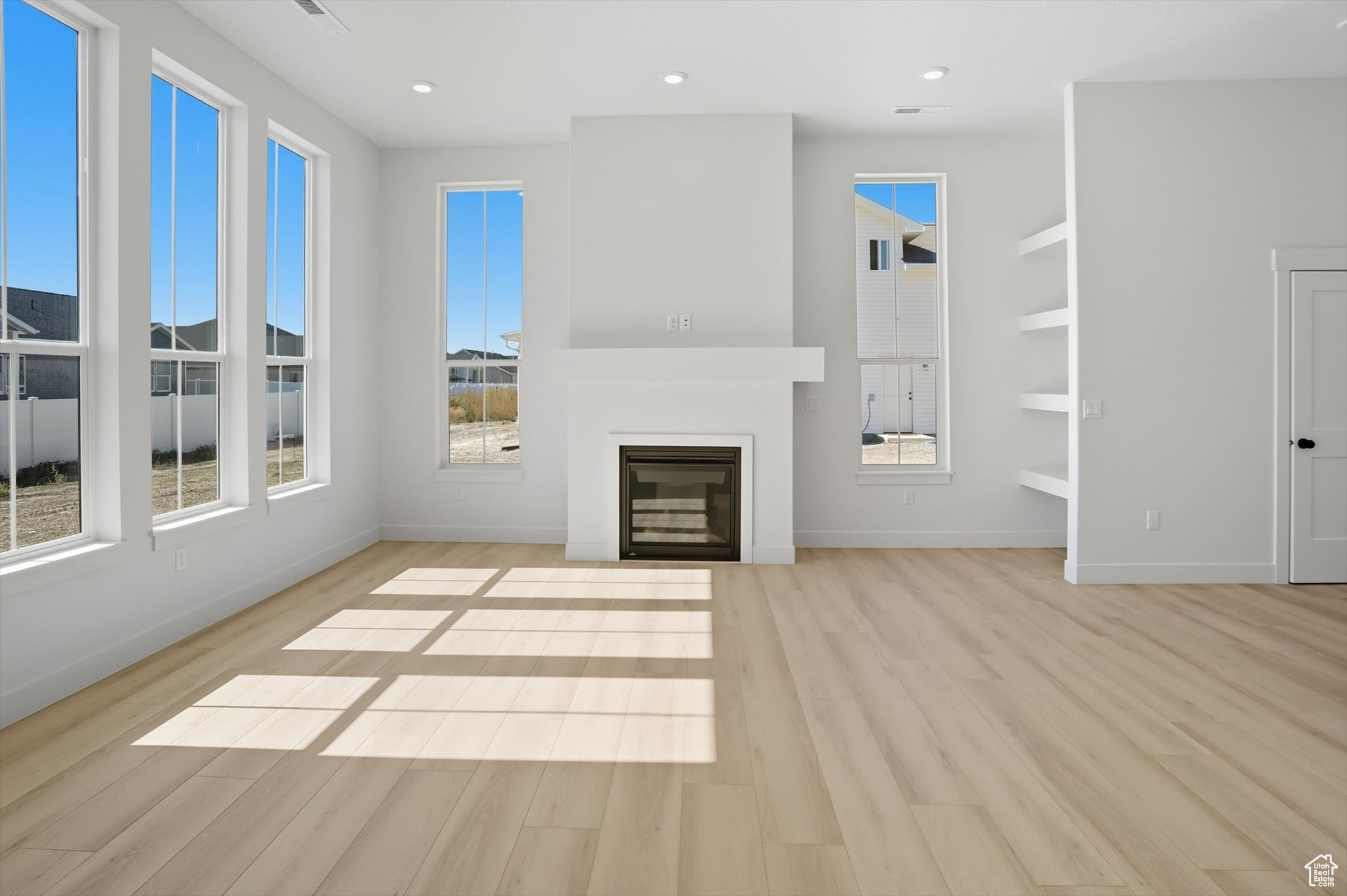 EASTSIDE VIEW - Residential