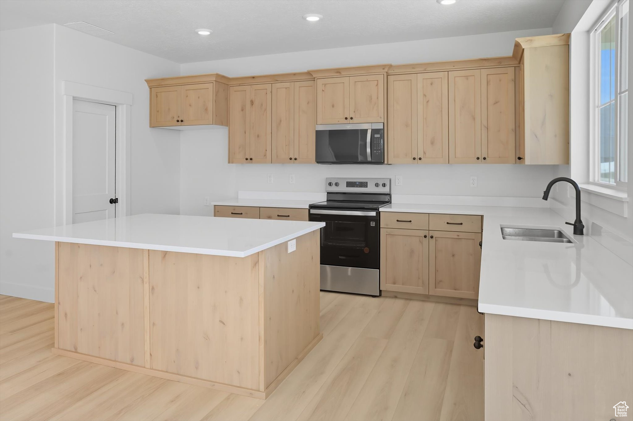 EASTSIDE VIEW - Residential