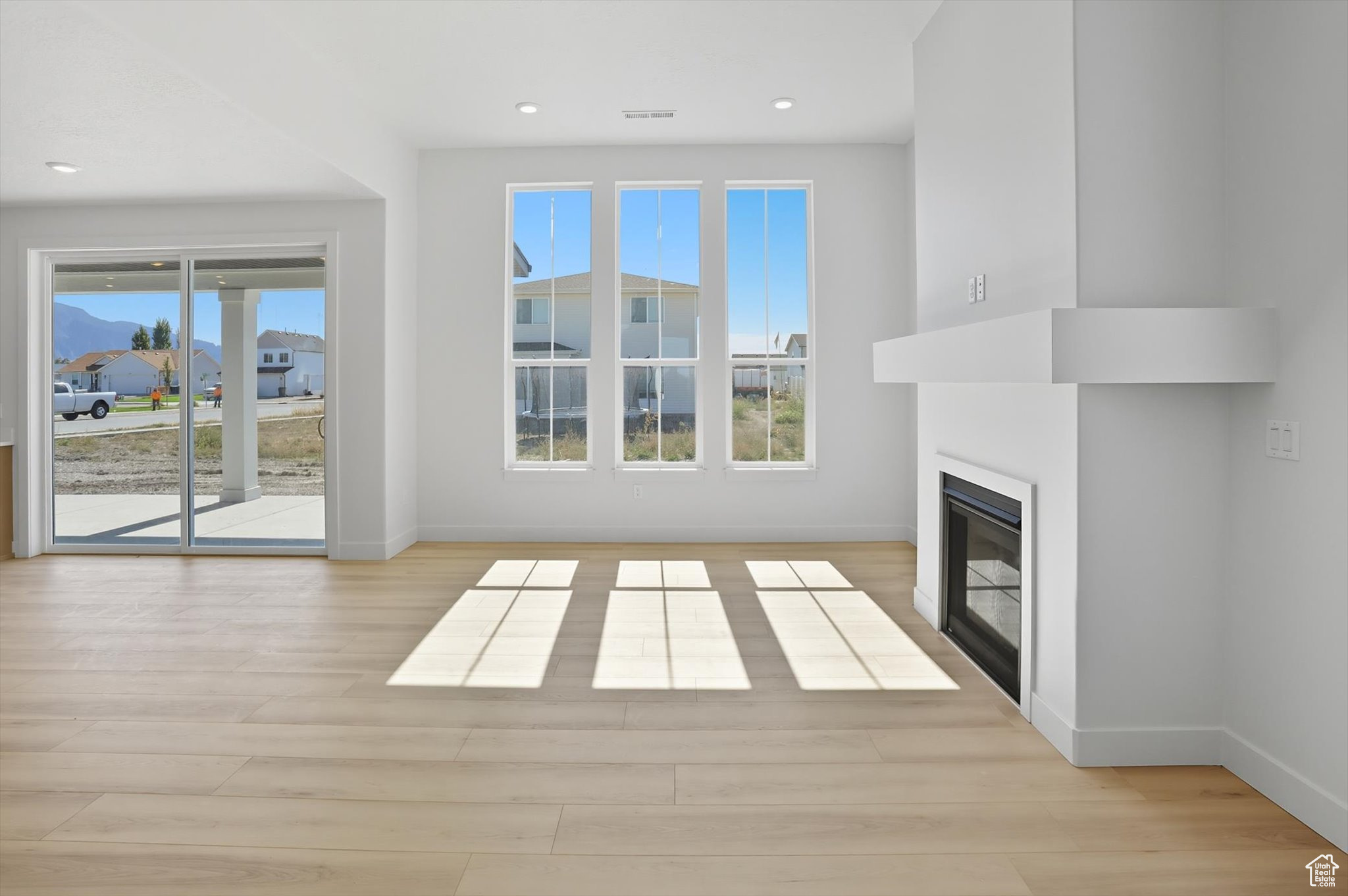 EASTSIDE VIEW - Residential