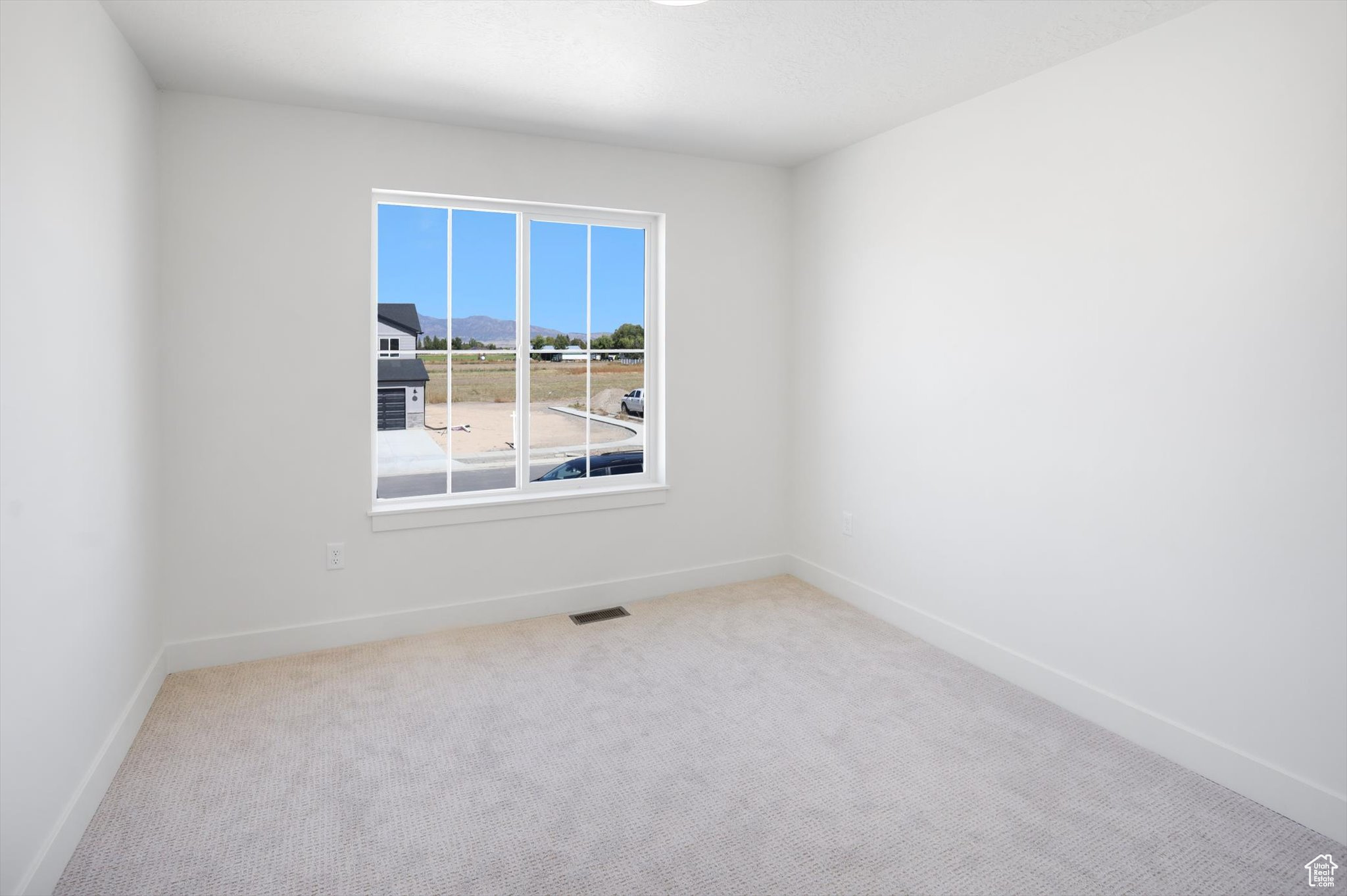 EASTSIDE VIEW - Residential