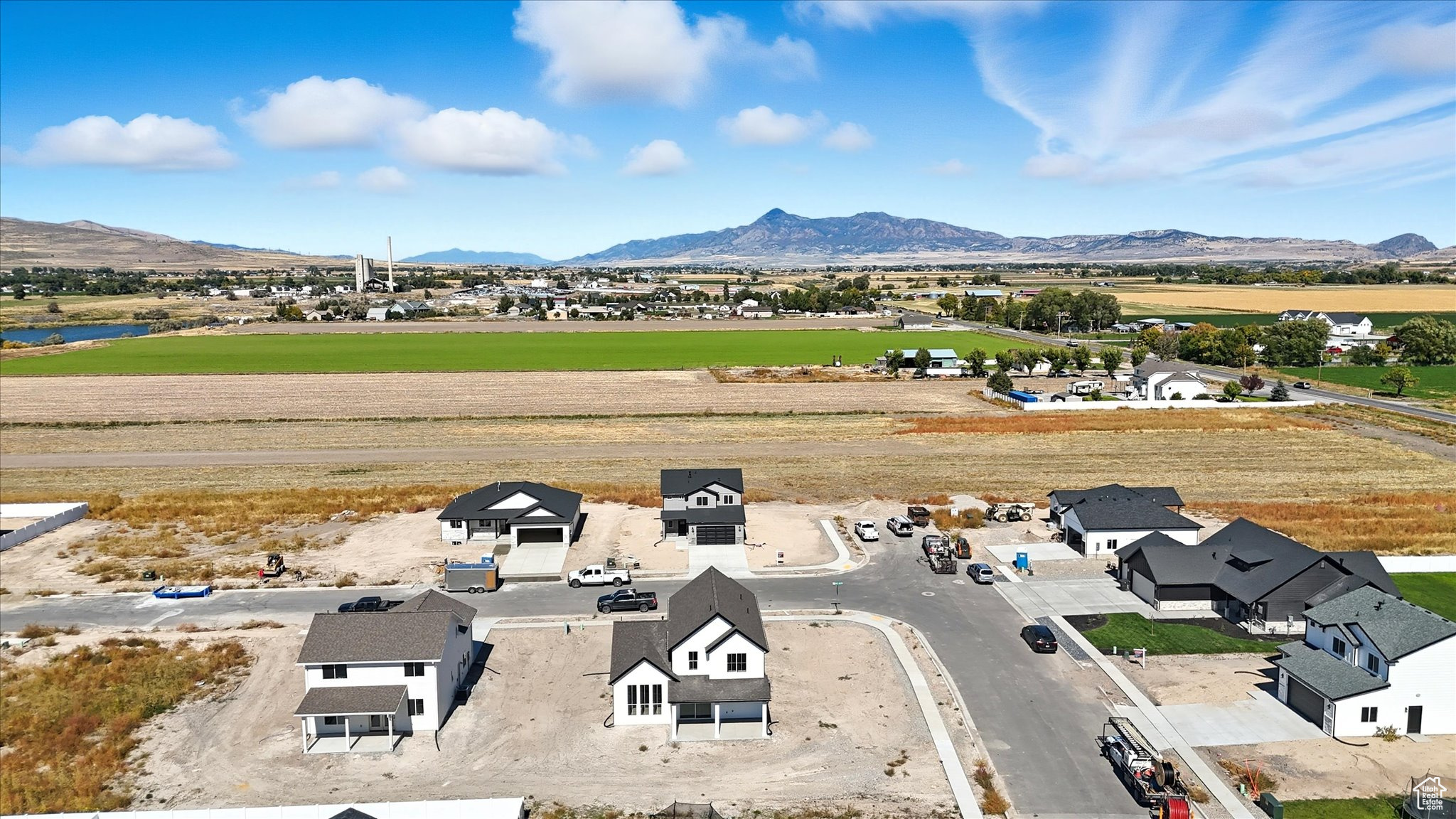 EASTSIDE VIEW - Residential