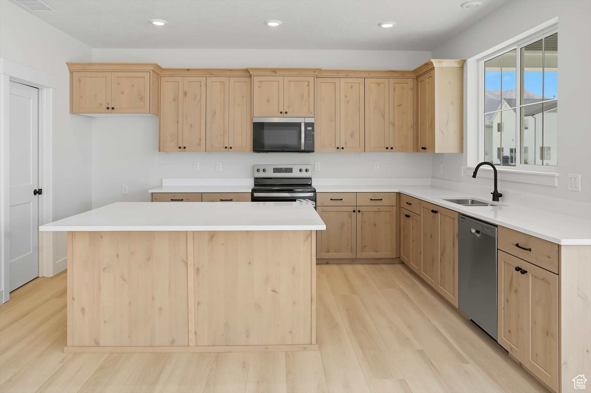 EASTSIDE VIEW - Residential