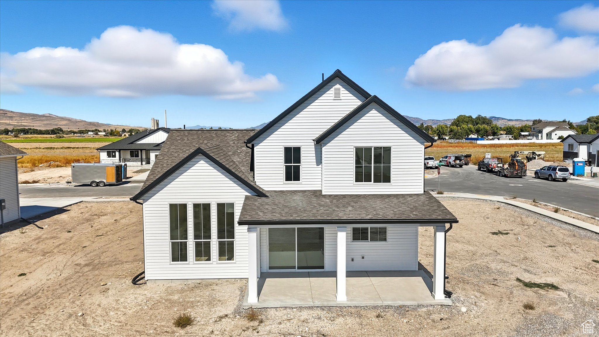 EASTSIDE VIEW - Residential