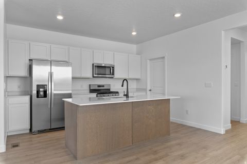 Tiny photo for 1540 S FINS RD, Washington, UT 84780 (MLS # 2145062)