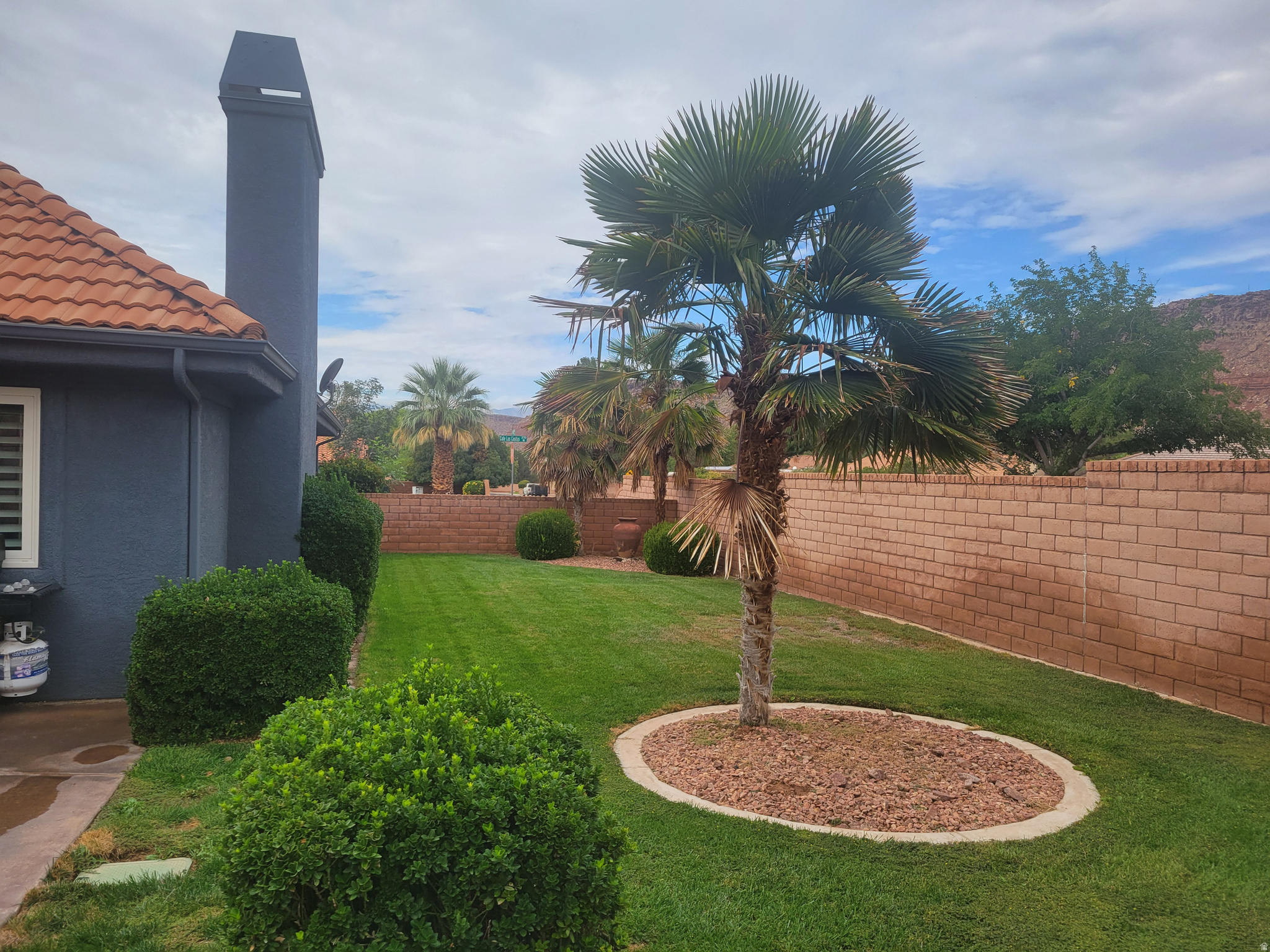 RANCHO BLOOMINGTON - Residential