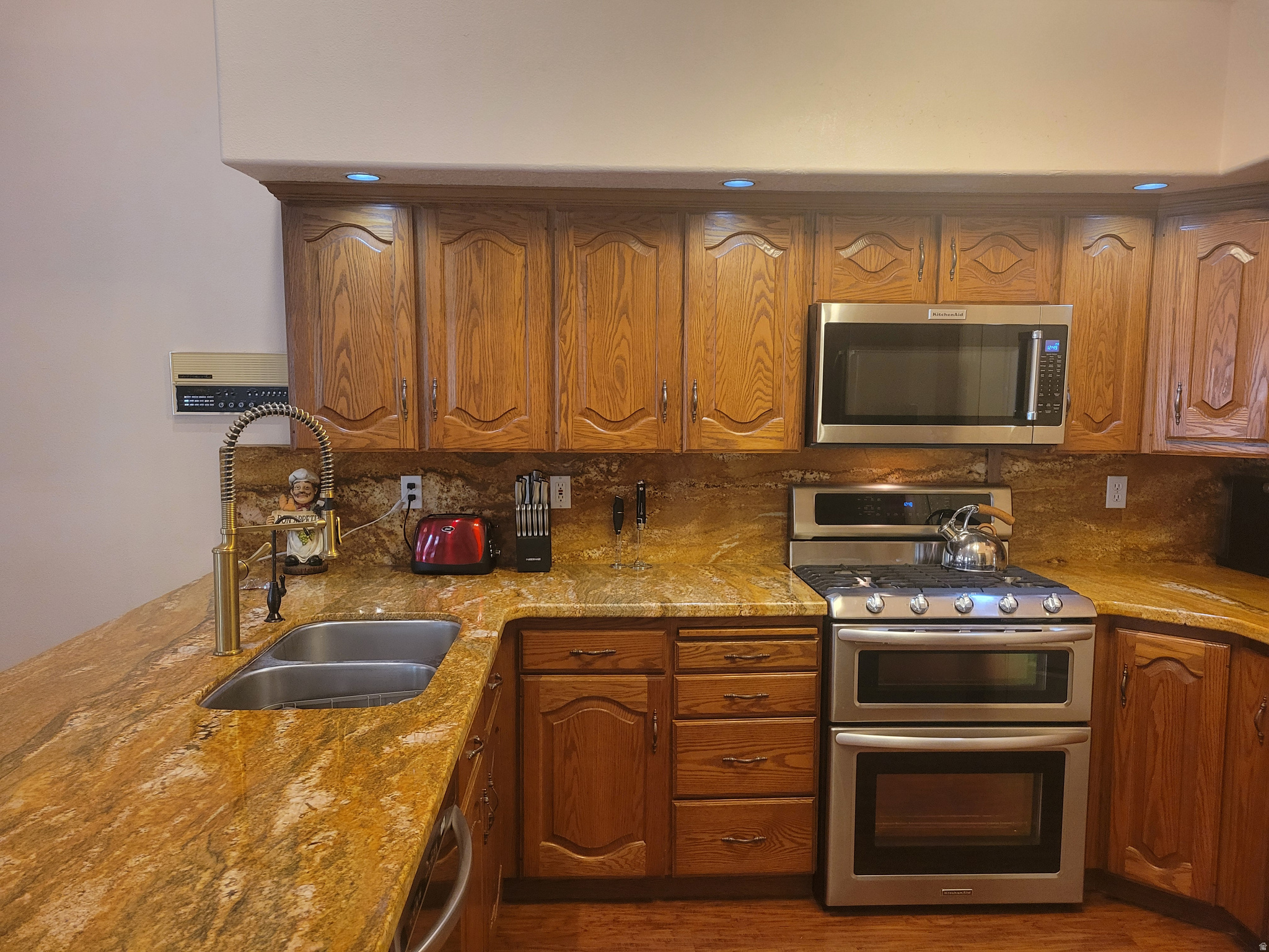 RANCHO BLOOMINGTON - Residential