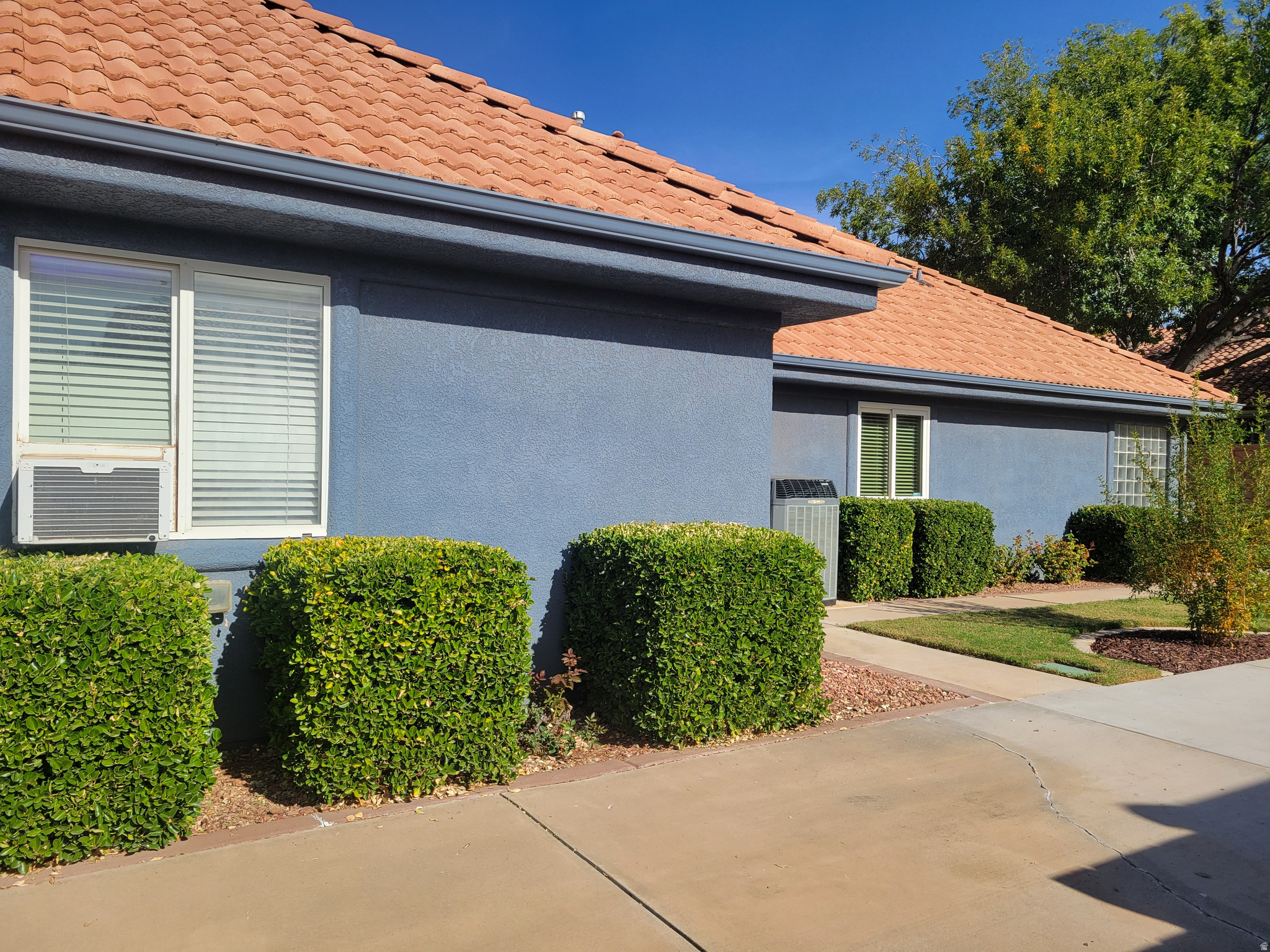 RANCHO BLOOMINGTON - Residential