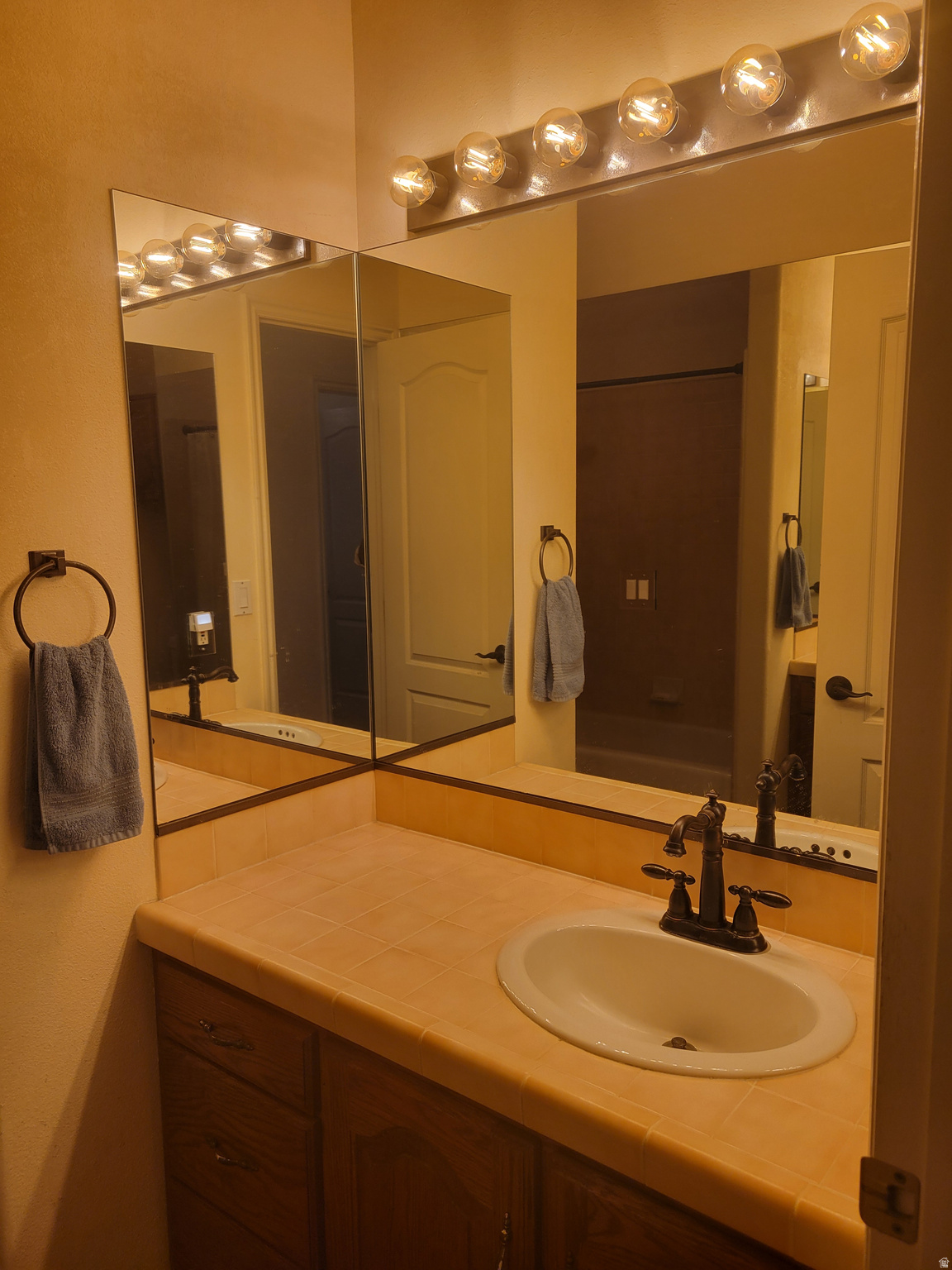 RANCHO BLOOMINGTON - Residential