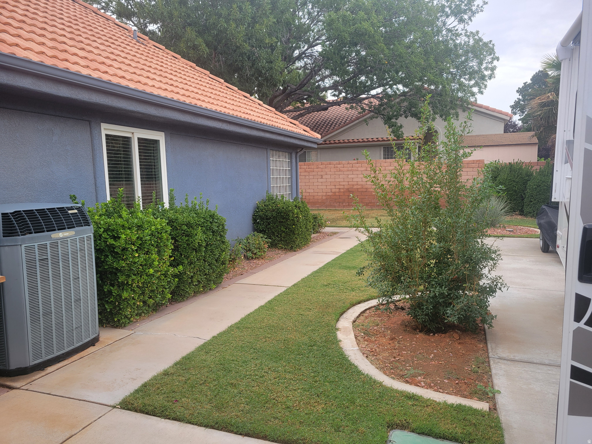 RANCHO BLOOMINGTON - Residential