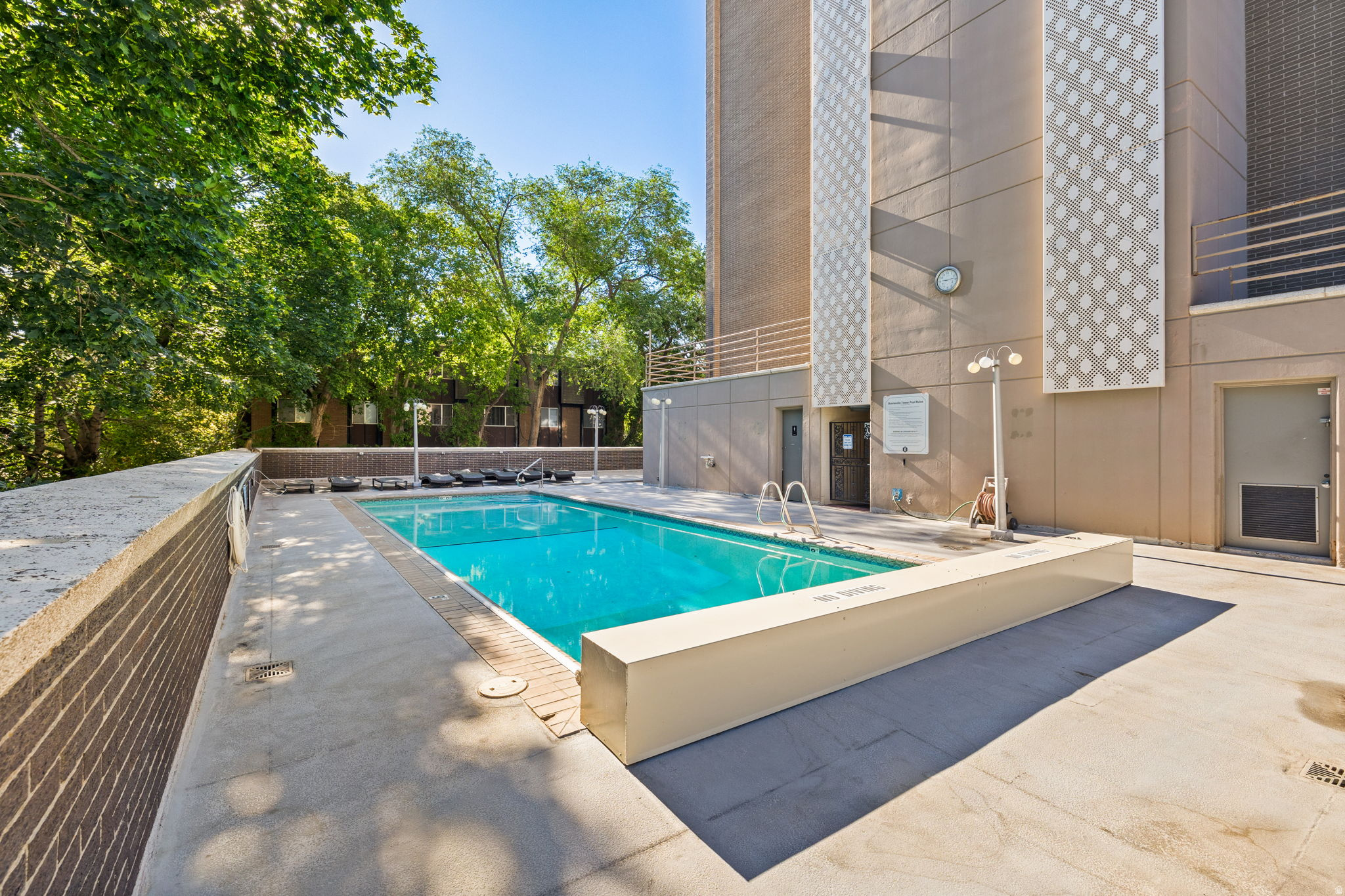 BONNEVILLE TOWER - Residential