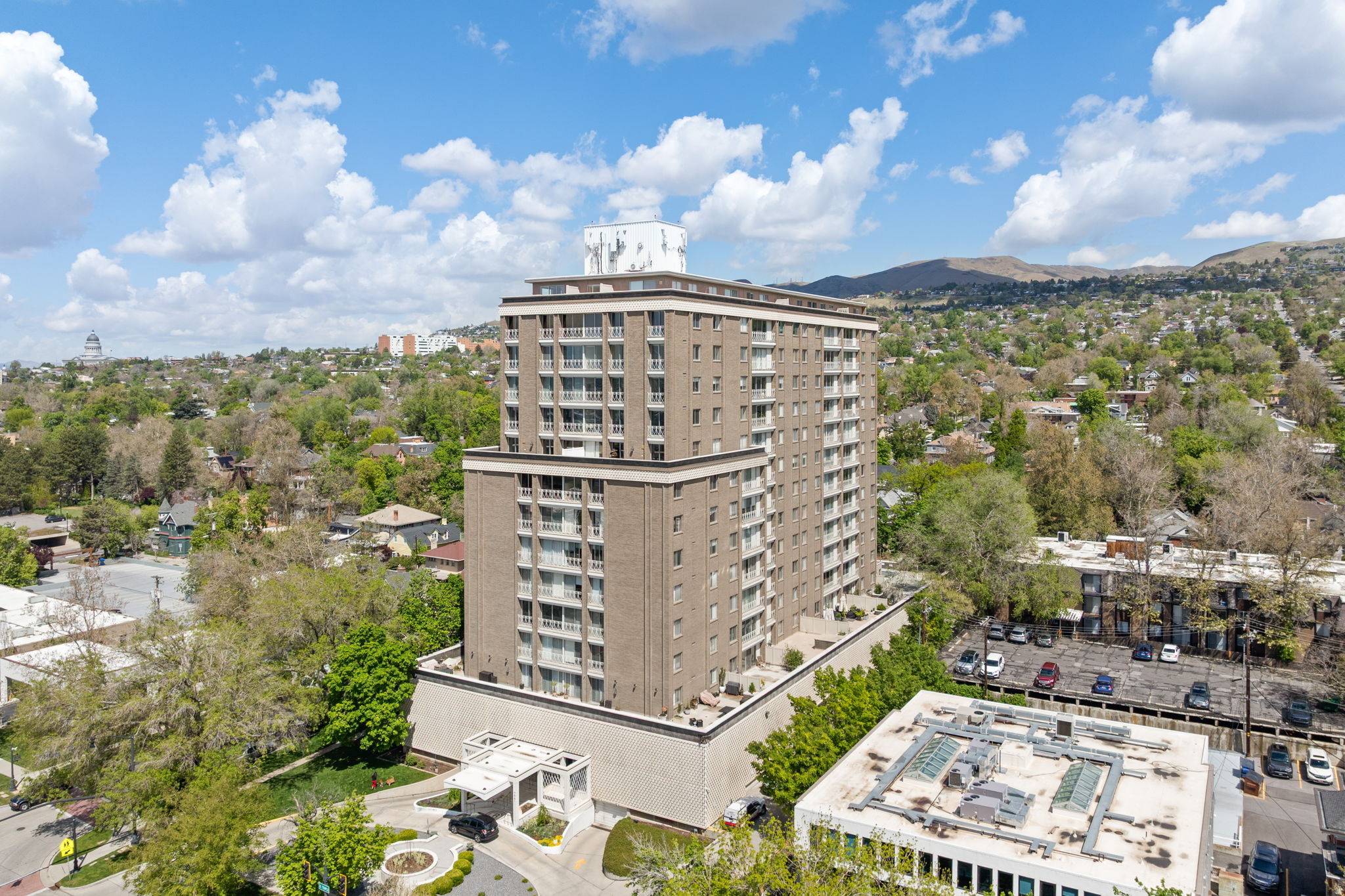 BONNEVILLE TOWER - Residential