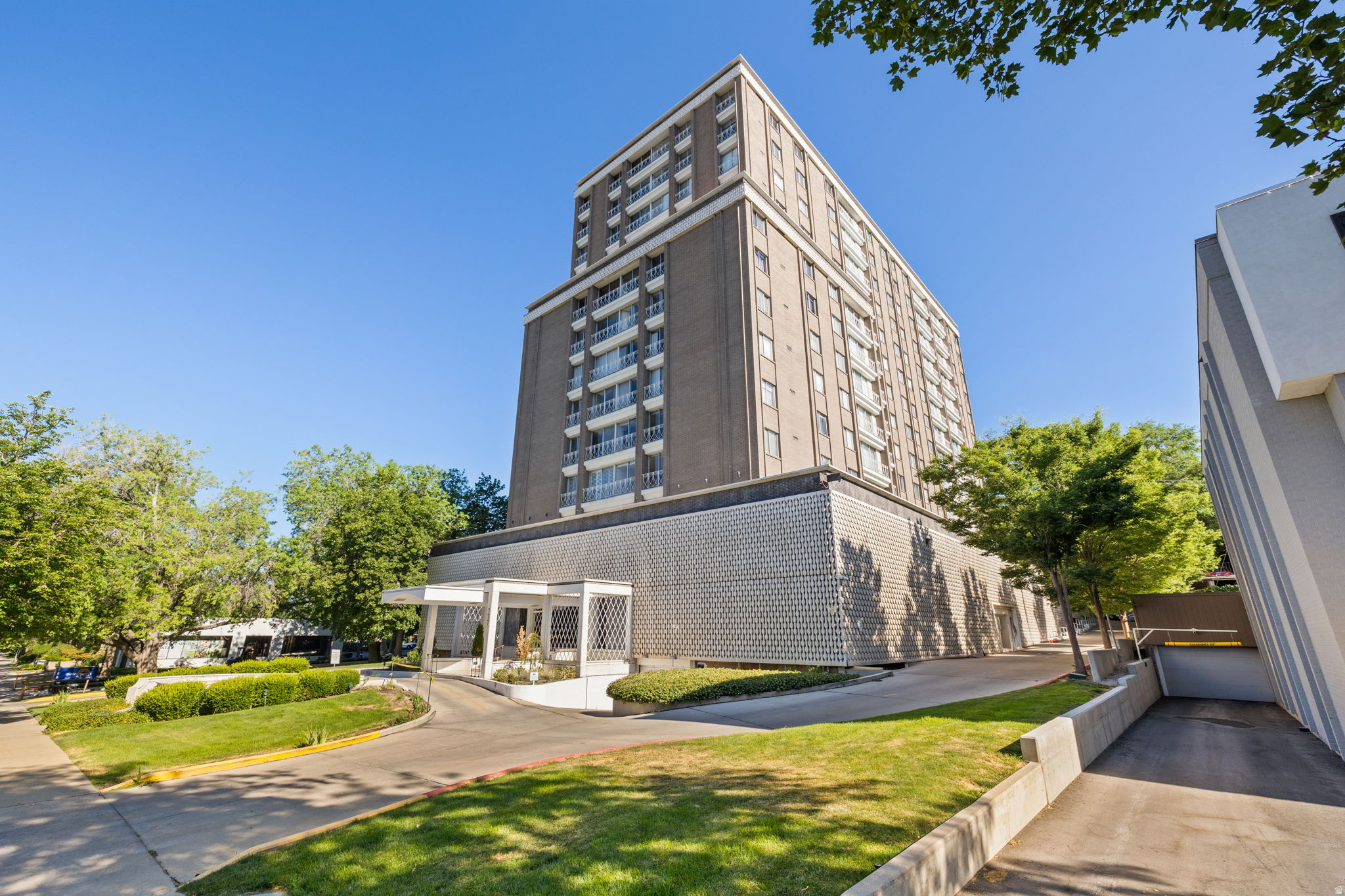 BONNEVILLE TOWER - Residential