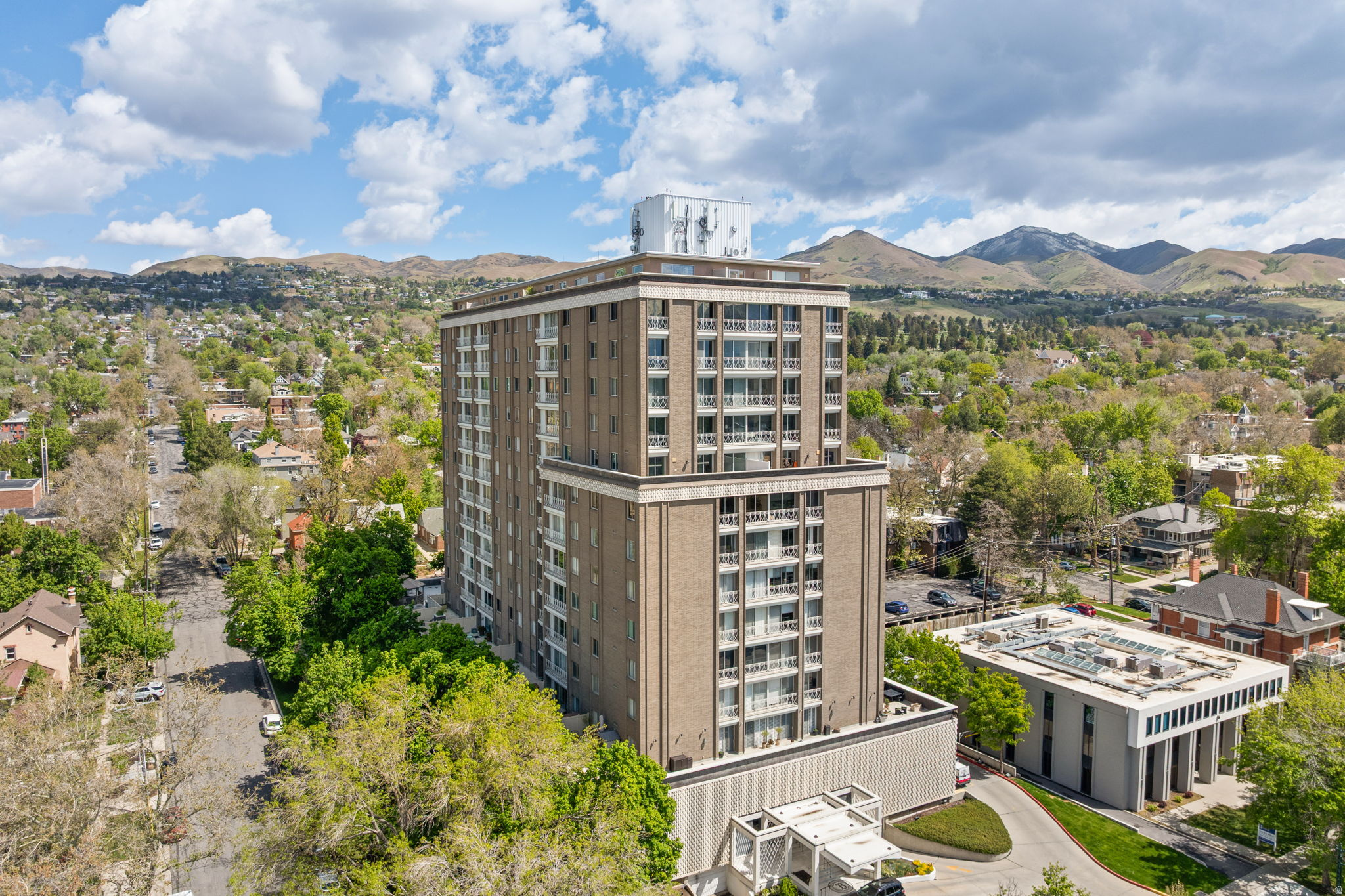 BONNEVILLE TOWER - Residential