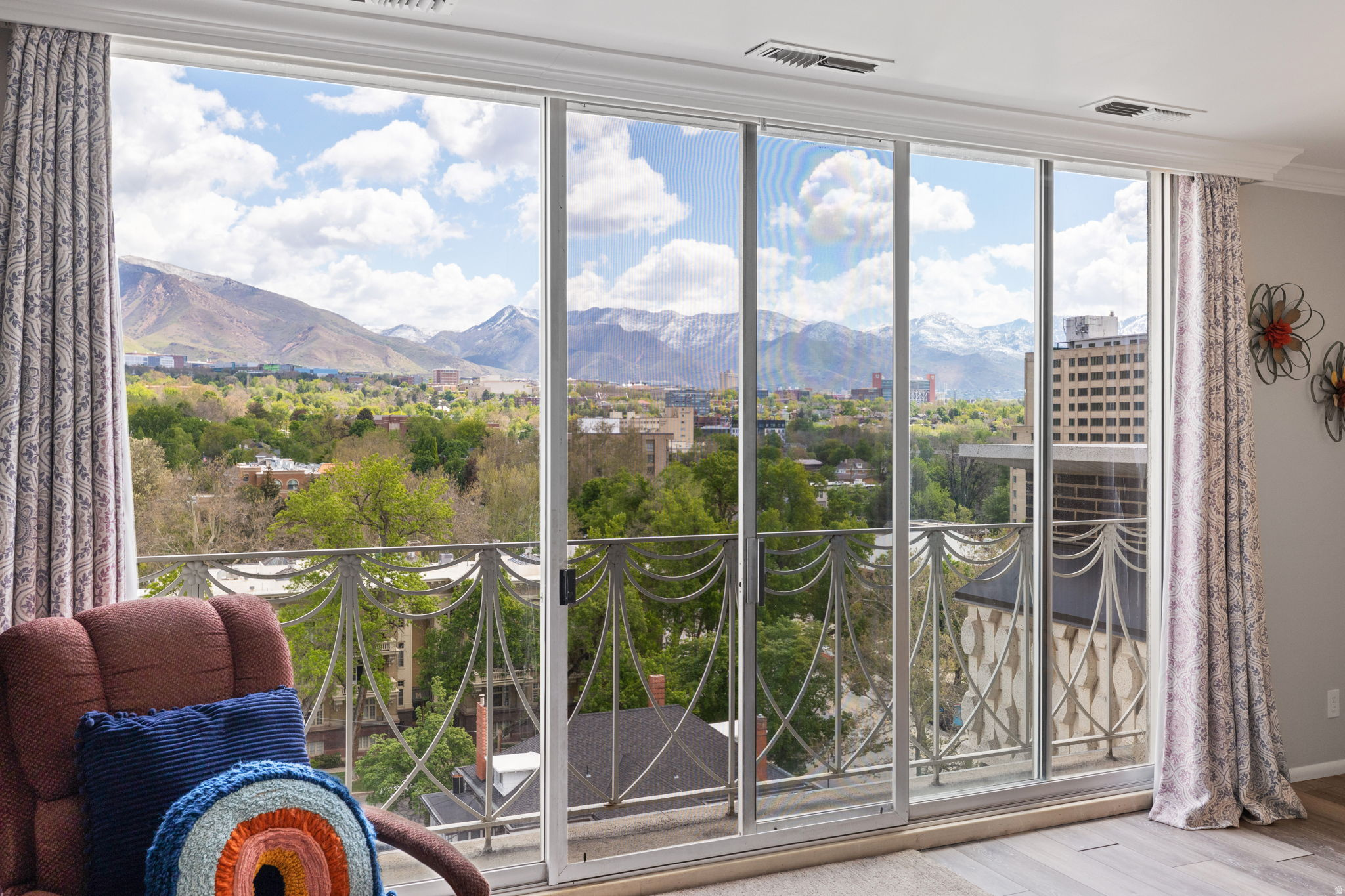 BONNEVILLE TOWER - Residential