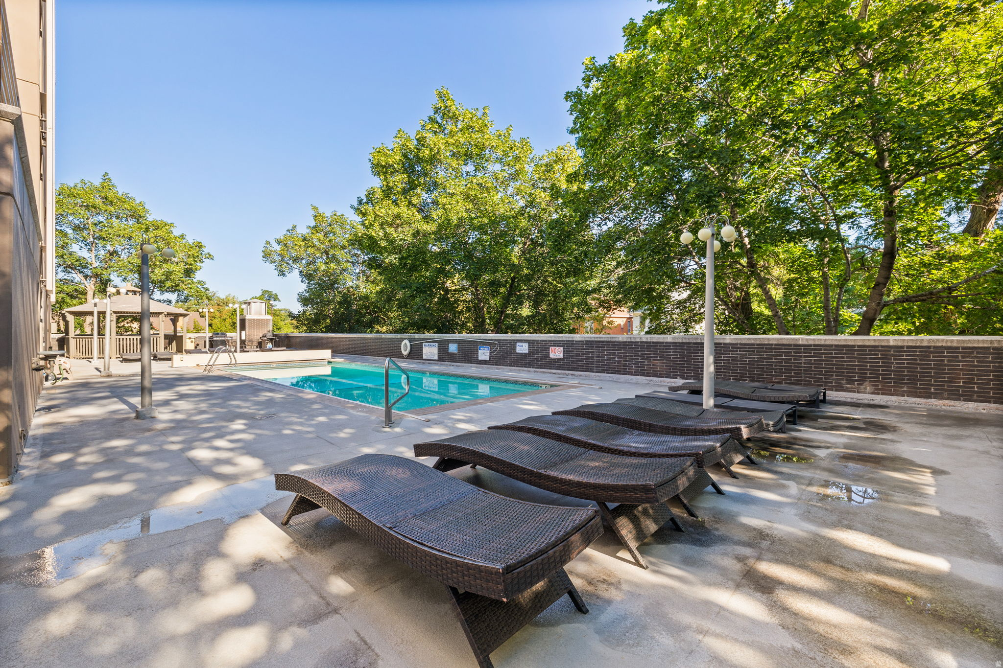 BONNEVILLE TOWER - Residential