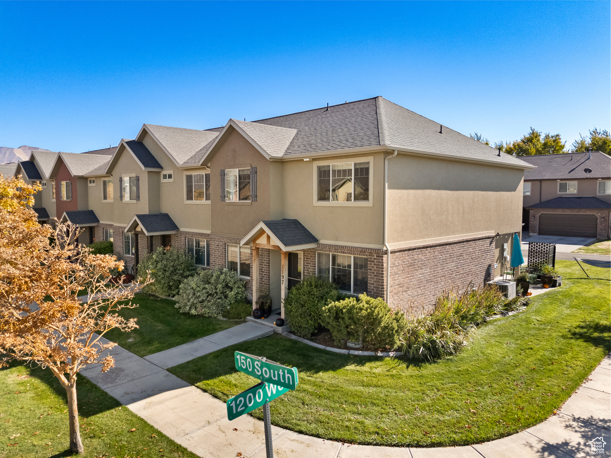 RIVER PARK WEST - Residential