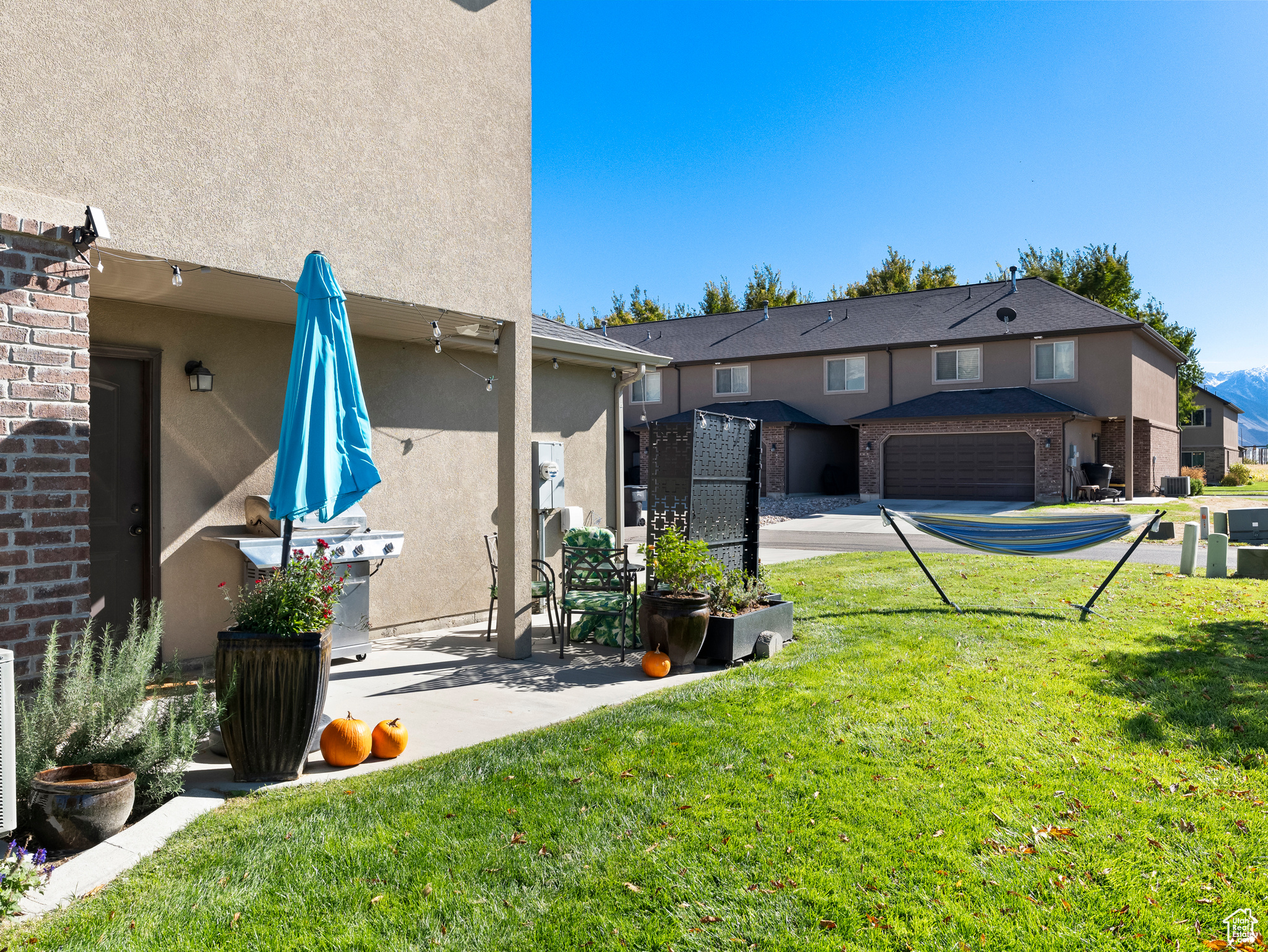 RIVER PARK WEST - Residential