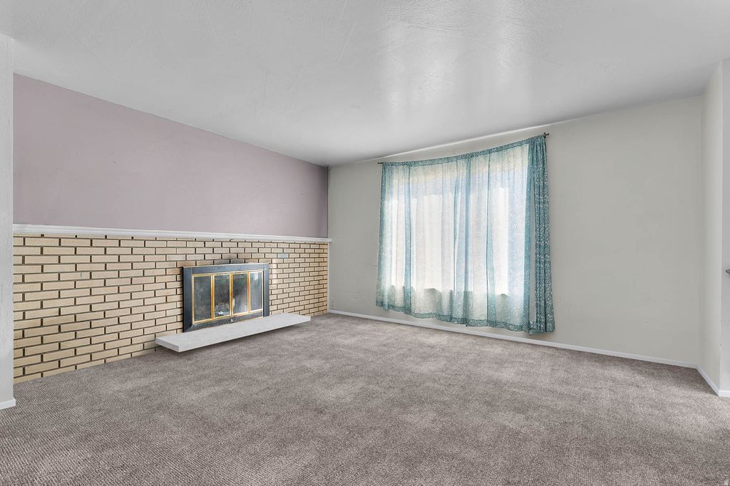 Photo of 489 N OWENS ST W, Layton, UT 84041 (MLS # 2142916)