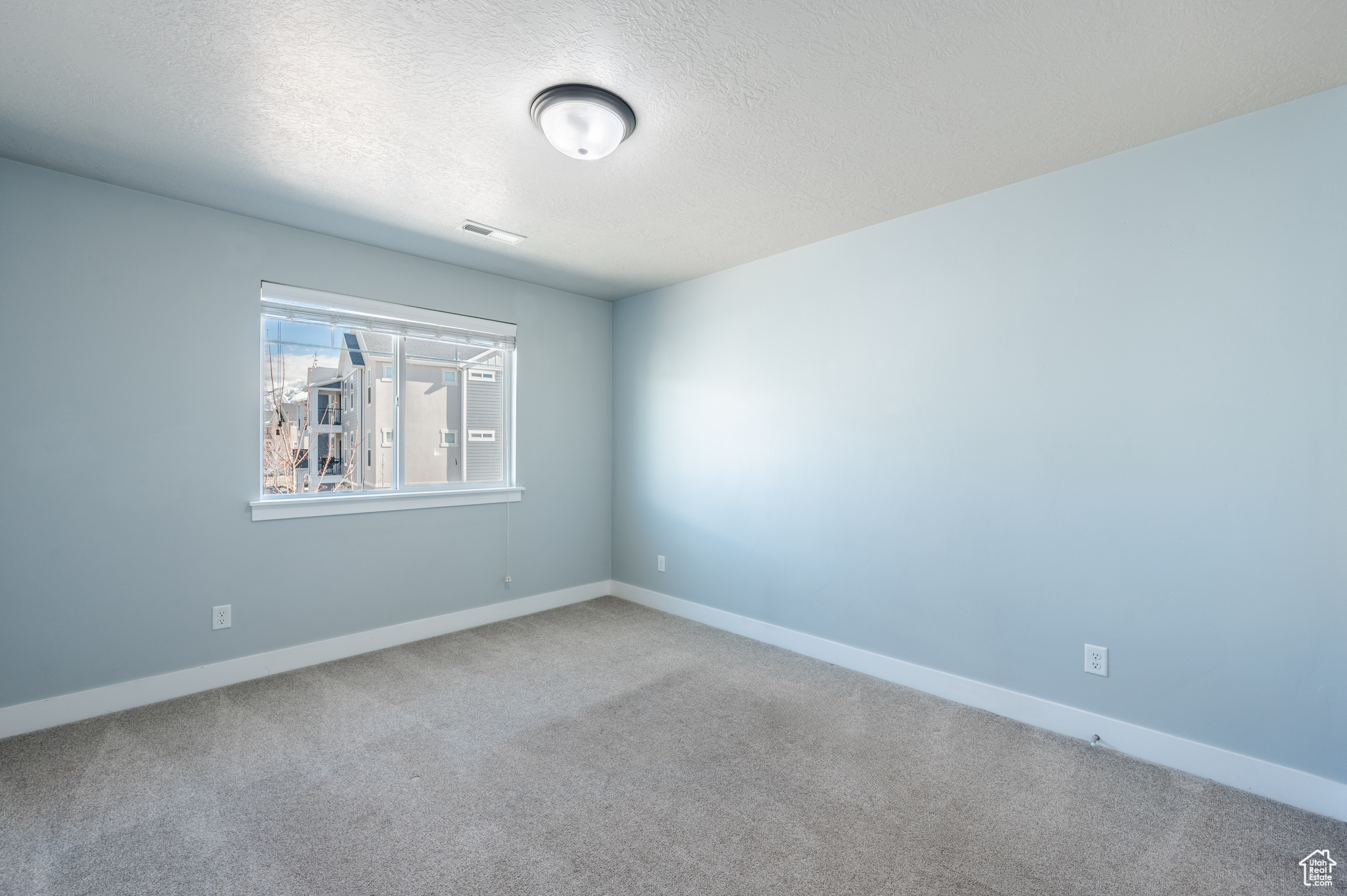 Vineyard, Utah 84059, United States, 3 Bedrooms Bedrooms, ,4 BathroomsBathrooms,Residential,Active,95628