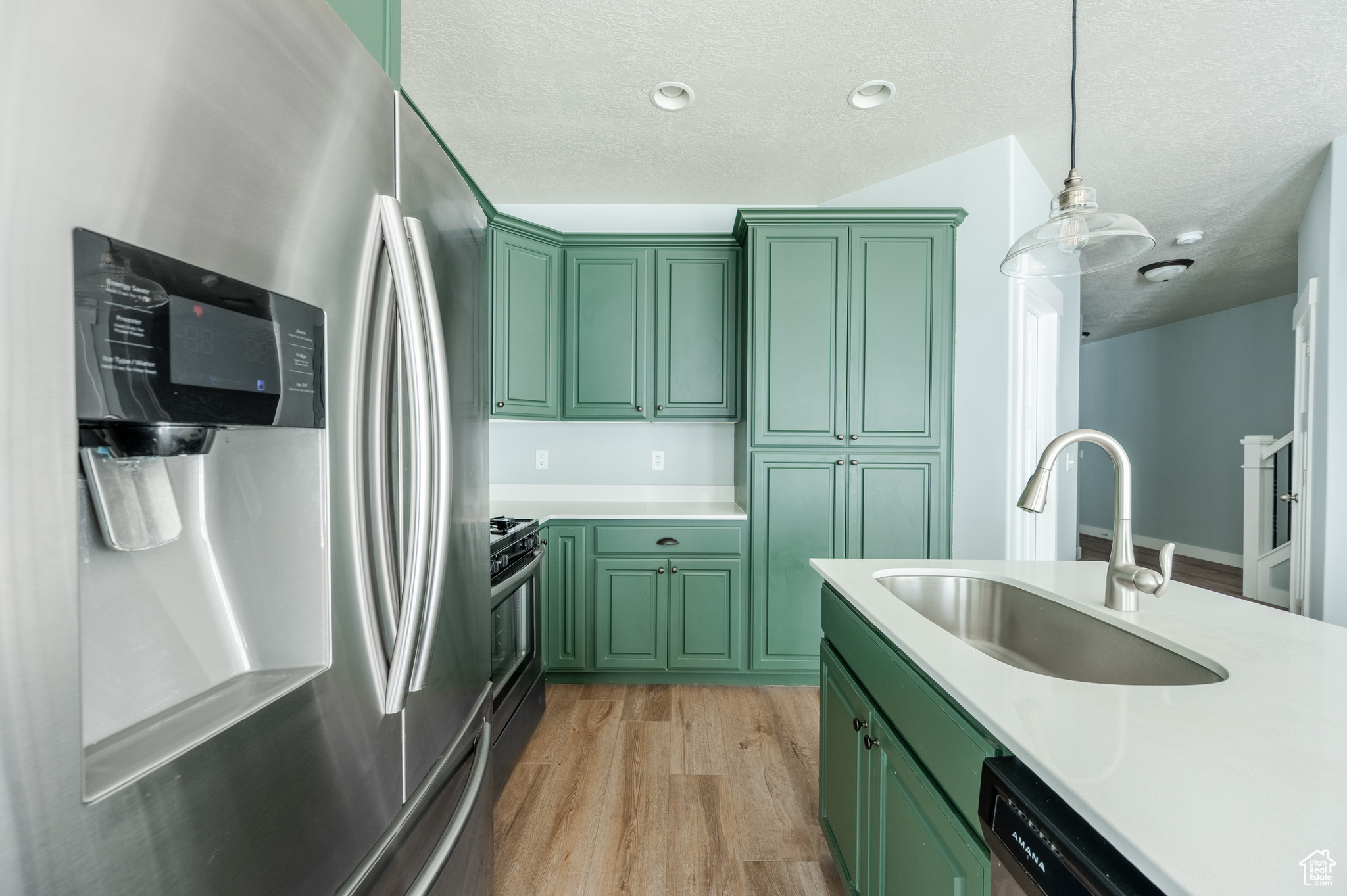 Vineyard, Utah 84059, United States, 3 Bedrooms Bedrooms, ,4 BathroomsBathrooms,Residential,Active,95628