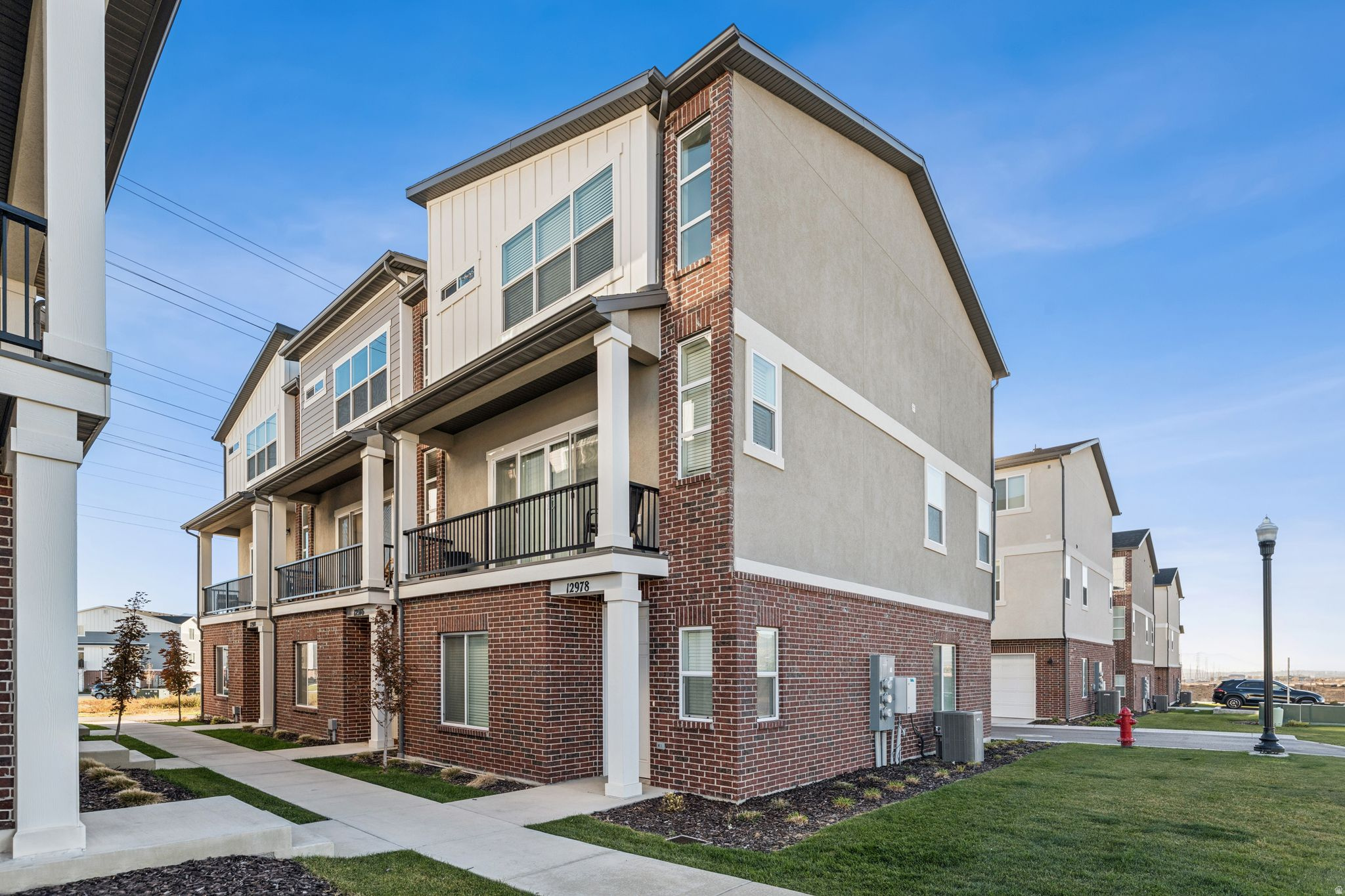 PARKSIDE - Residential