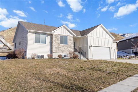 Tiny photo for 889 E 600 N, Hyde Park, UT 84318 (MLS # 2135701)