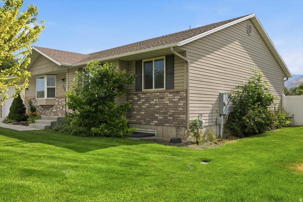 Photo of 120 S 380 W, Smithfield, UT 84335 (MLS # 2172787)