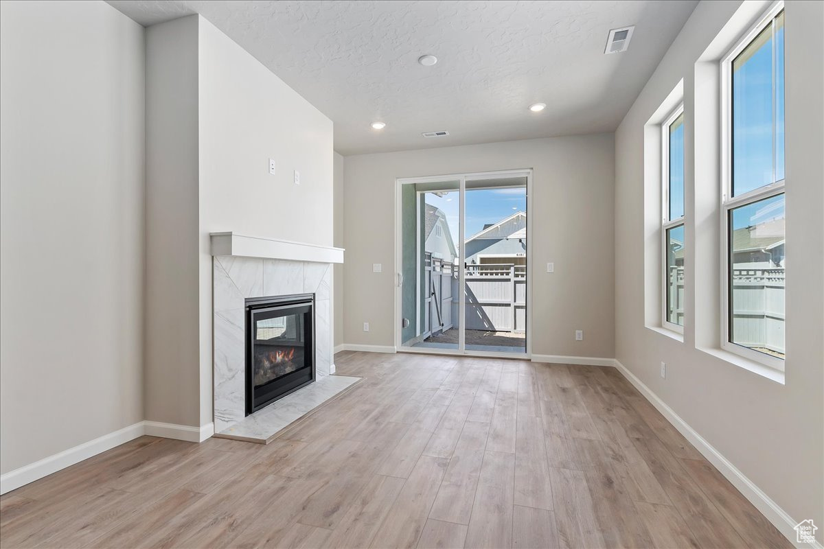 DAYBREAK - Residential