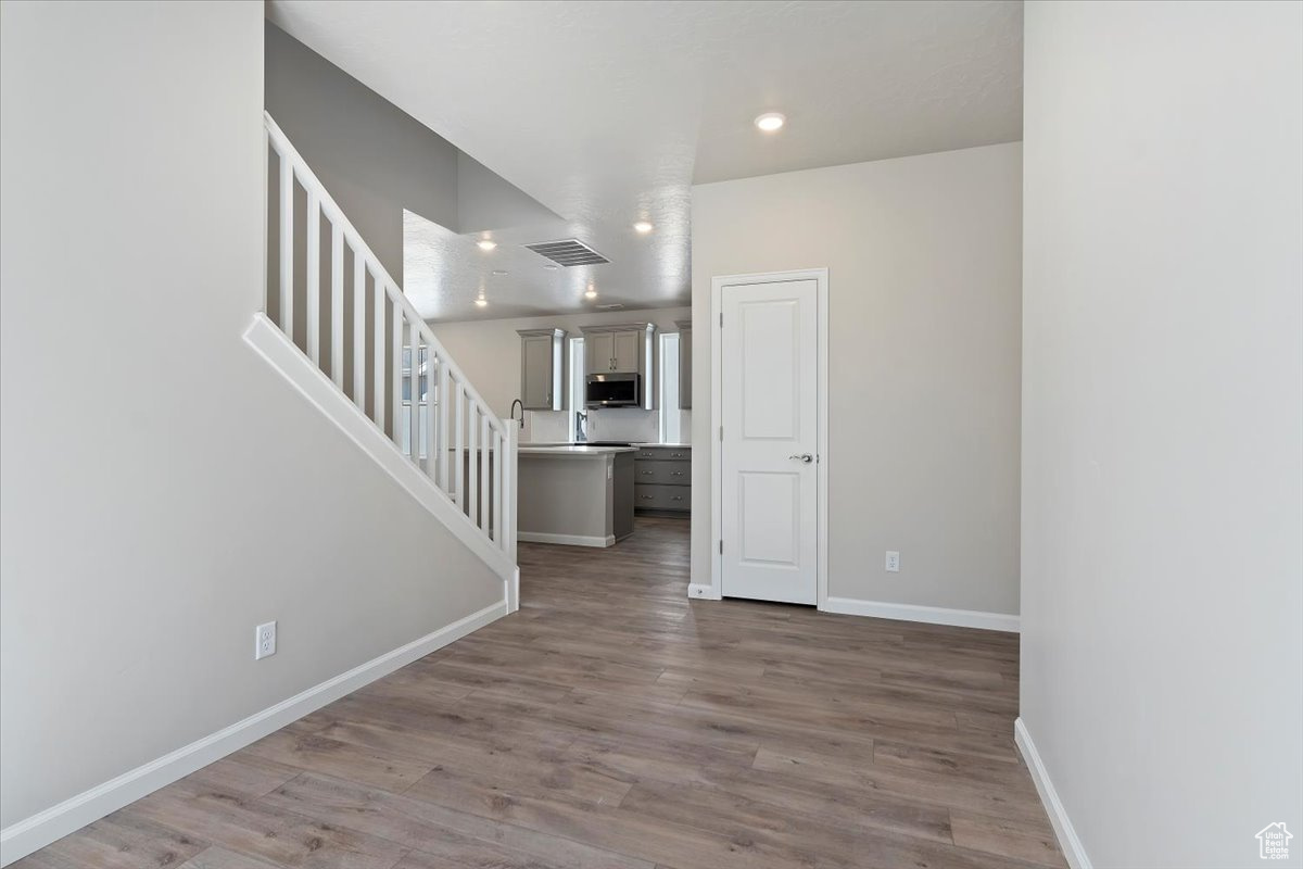 DAYBREAK - Residential