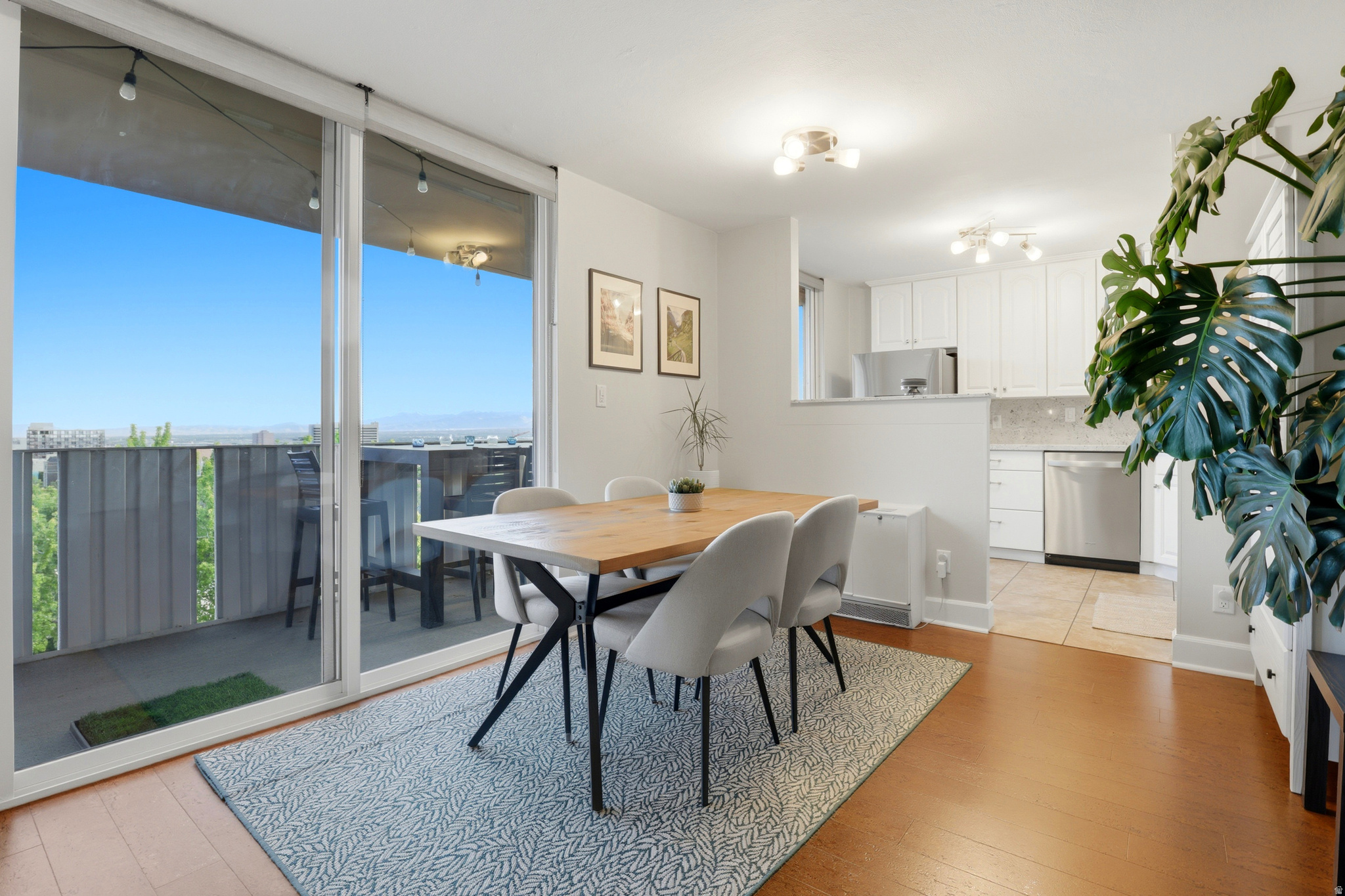 CAPITOL - Residential