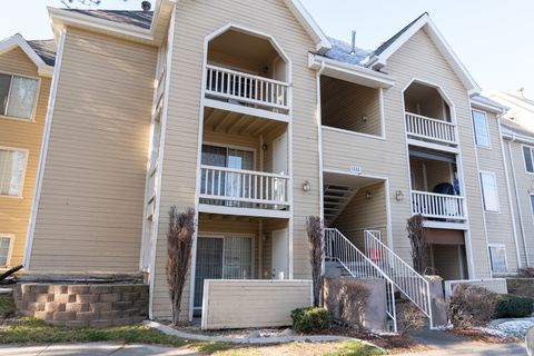 Photo of 1222 E WATERSIDE CV #10, Cottonwood Heights, UT 84047 (MLS # 2132524)