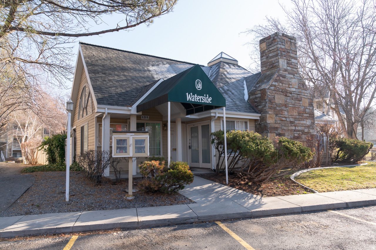 WATERSIDE - Residential