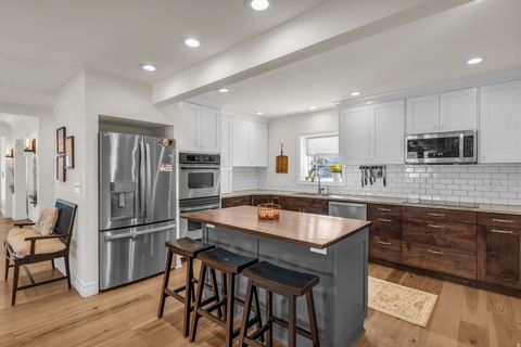 Tiny photo for 265 E 13275 S, Draper, UT 84020 (MLS # 2139838)